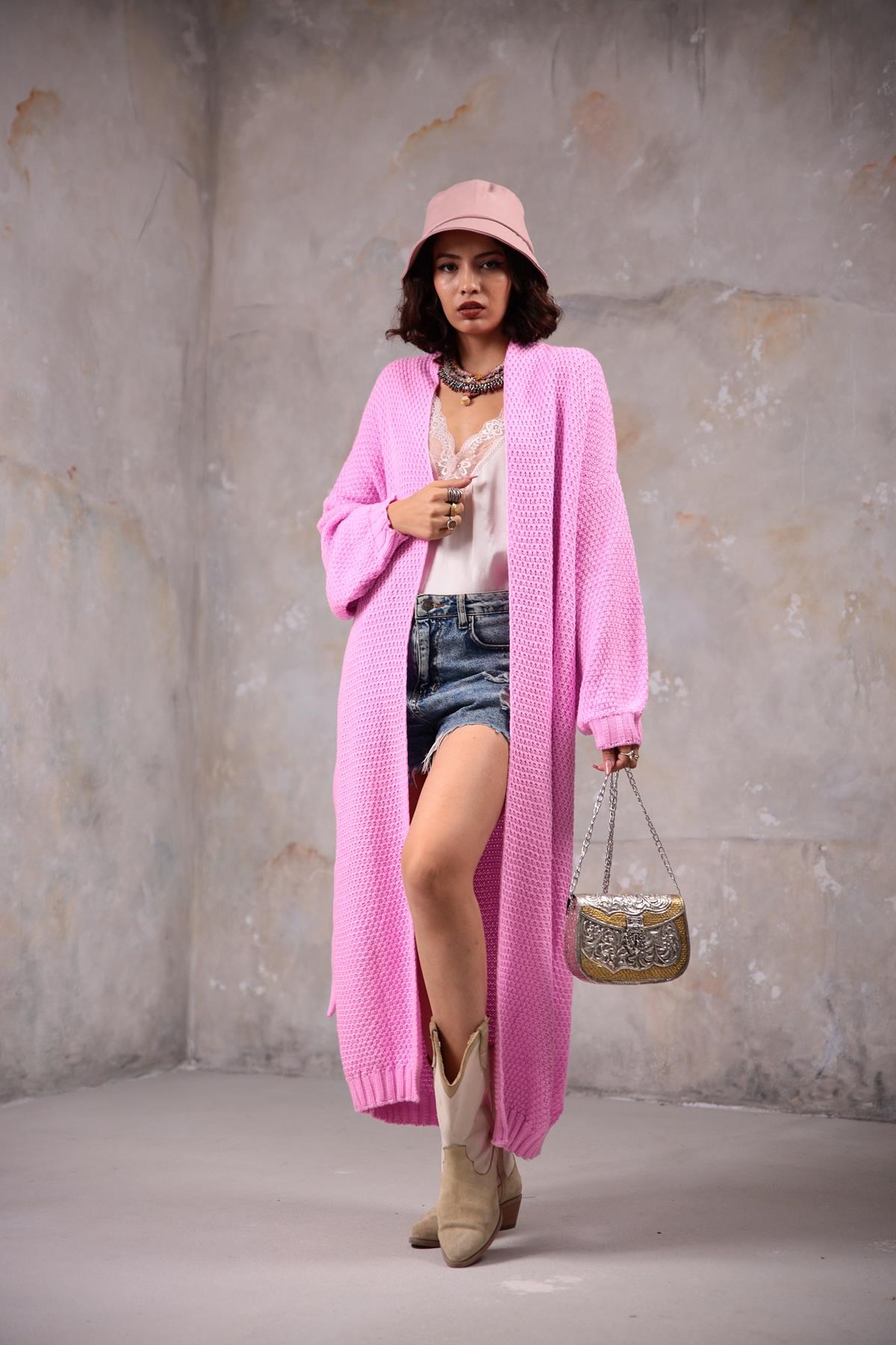 Pembe Kemerli Uzun Triko Hırka - Şaman Butik Pembe Kemerli Uzun Triko Hırka