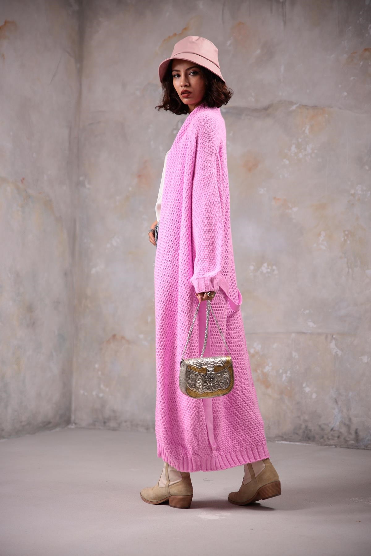 Pembe Kemerli Uzun Triko Hırka - Şaman Butik Pembe Kemerli Uzun Triko Hırka