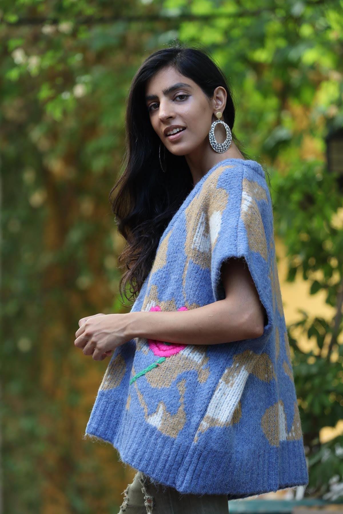 İndigo Kabartmalı Süveter