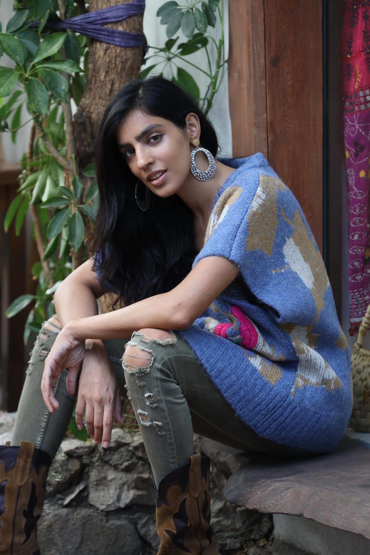 İndigo Kabartmalı Süveter