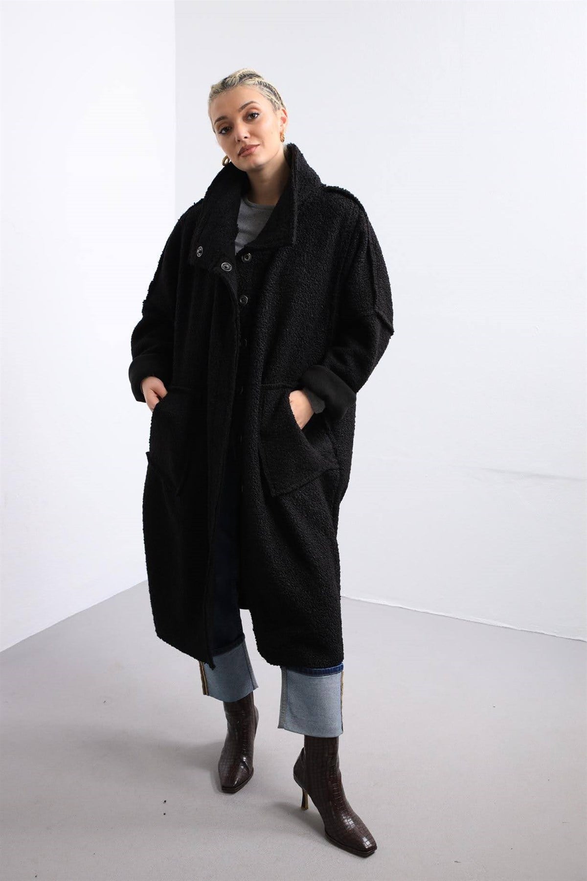Siyah Oversize Kaban - Şaman Butik - Bohem Giyim ve Aksesuar | Kadın & Erkek Siyah Oversize Kaban