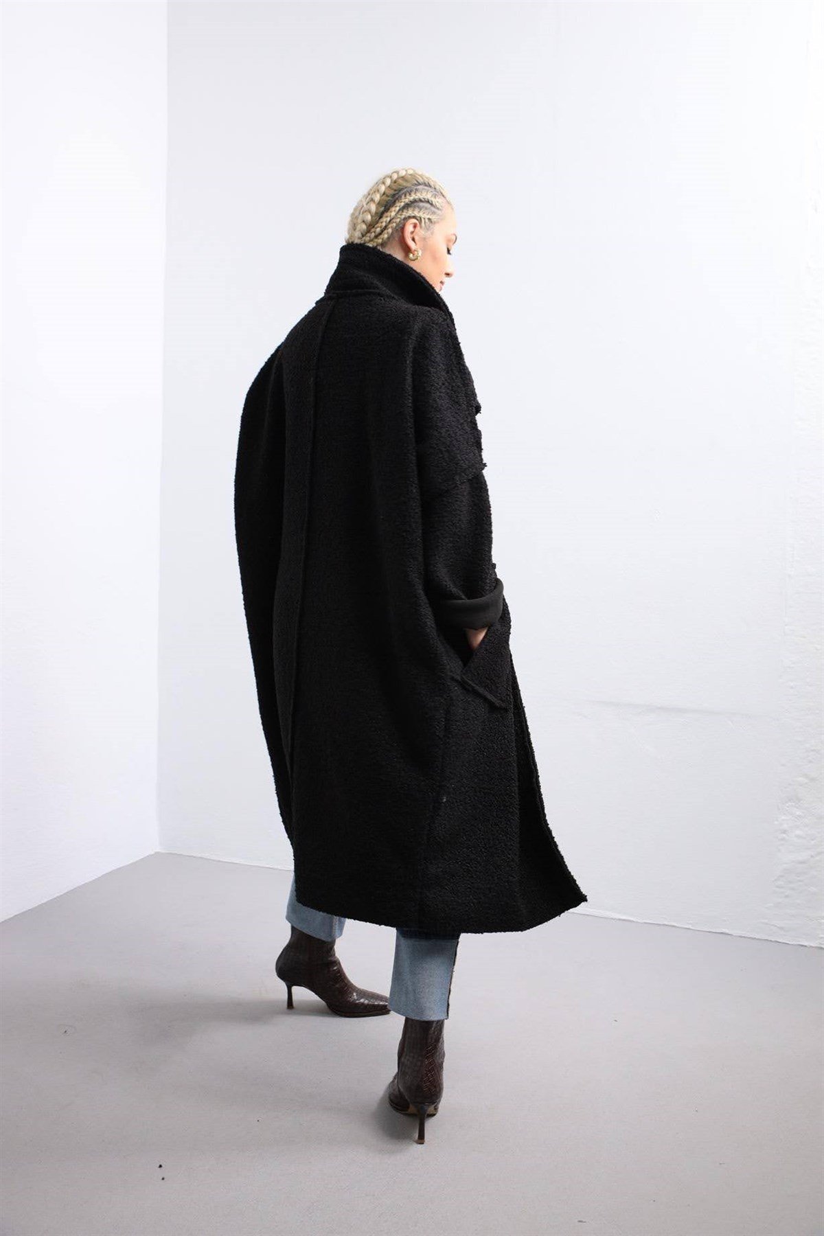 Siyah Oversize Kaban - Şaman Butik - Bohem Giyim ve Aksesuar | Kadın & Erkek Siyah Oversize Kaban