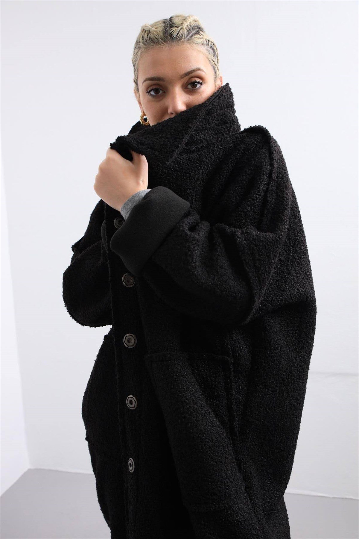 Siyah Oversize Kaban - Şaman Butik - Bohem Giyim ve Aksesuar | Kadın & Erkek Siyah Oversize Kaban