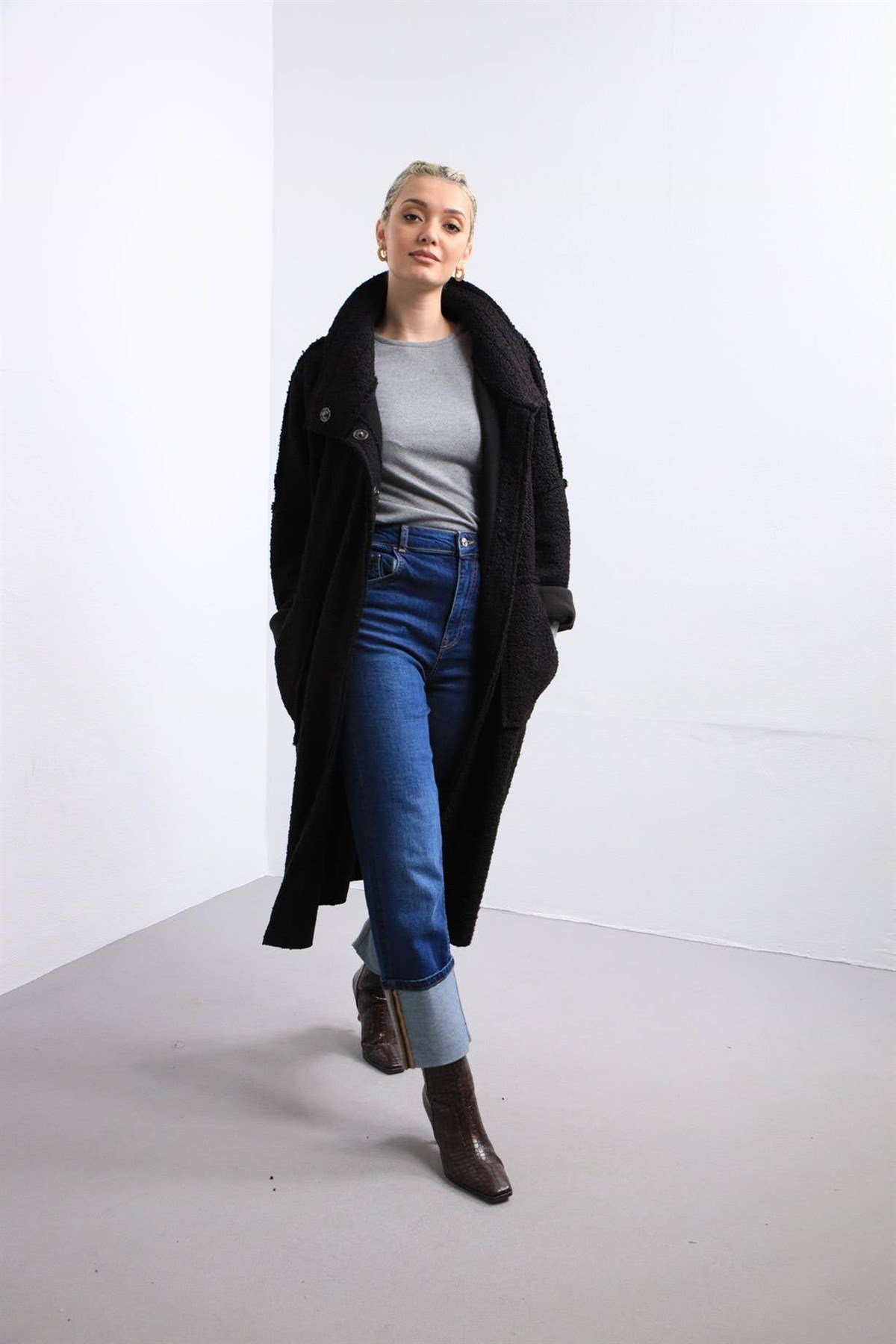 Siyah Oversize Kaban - Şaman Butik - Bohem Giyim ve Aksesuar | Kadın & Erkek Siyah Oversize Kaban