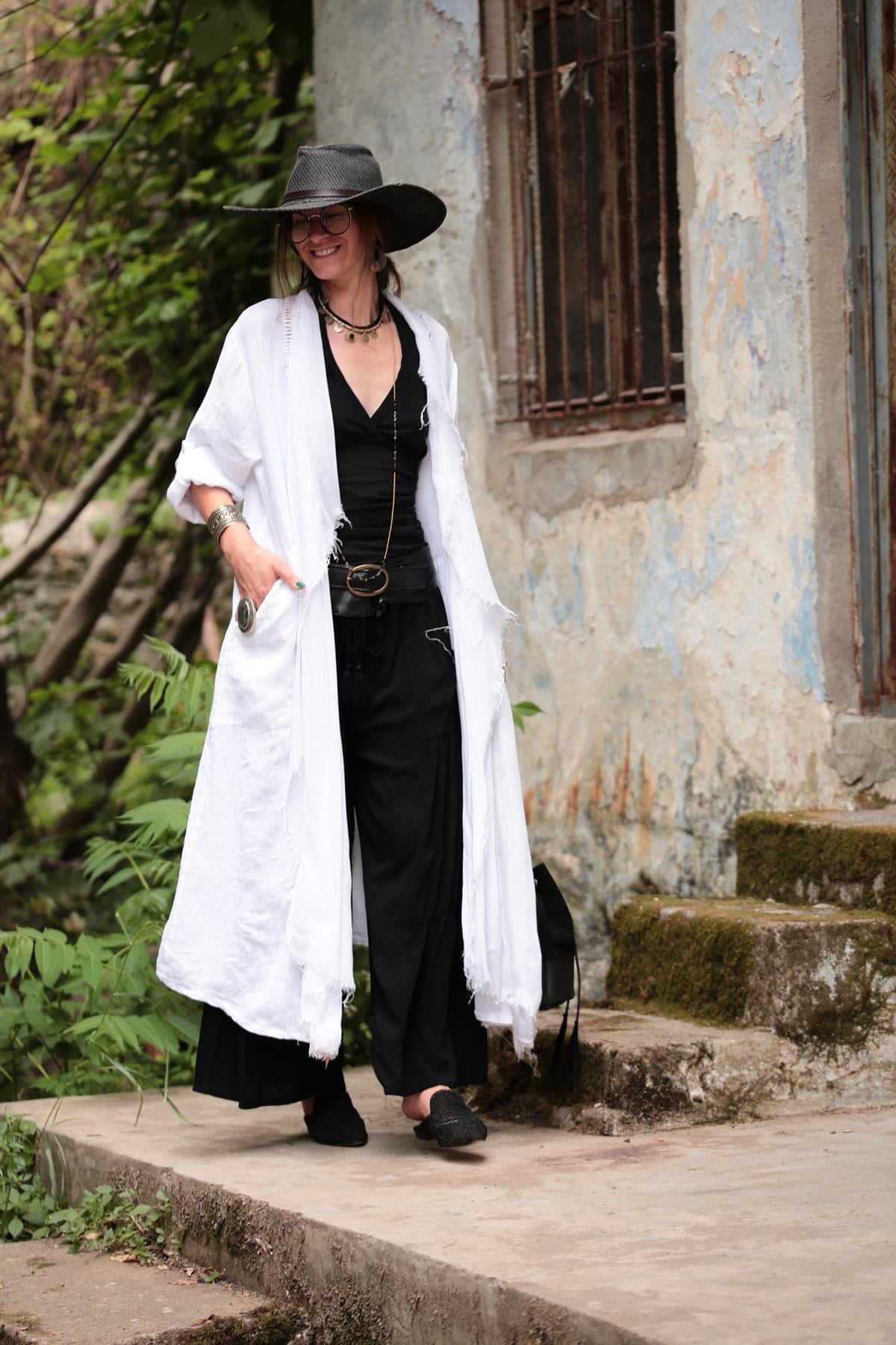 Beyaz Sırt Detaylı Keten Kaftan - Şaman Butik Beyaz Sırt Detaylı Keten Kaftan