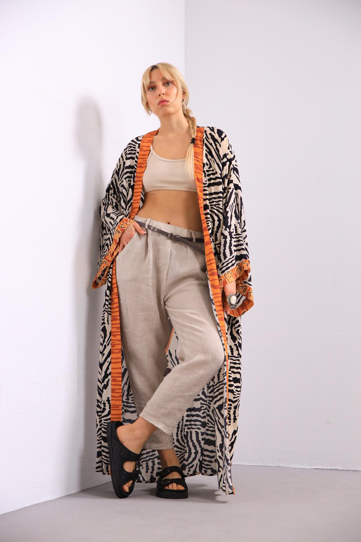 Ekru Turuncu Kadın Dengesi Desenli Kimono - Şaman Butik Ekru Turuncu Kadın Dengesi Desenli Kimono