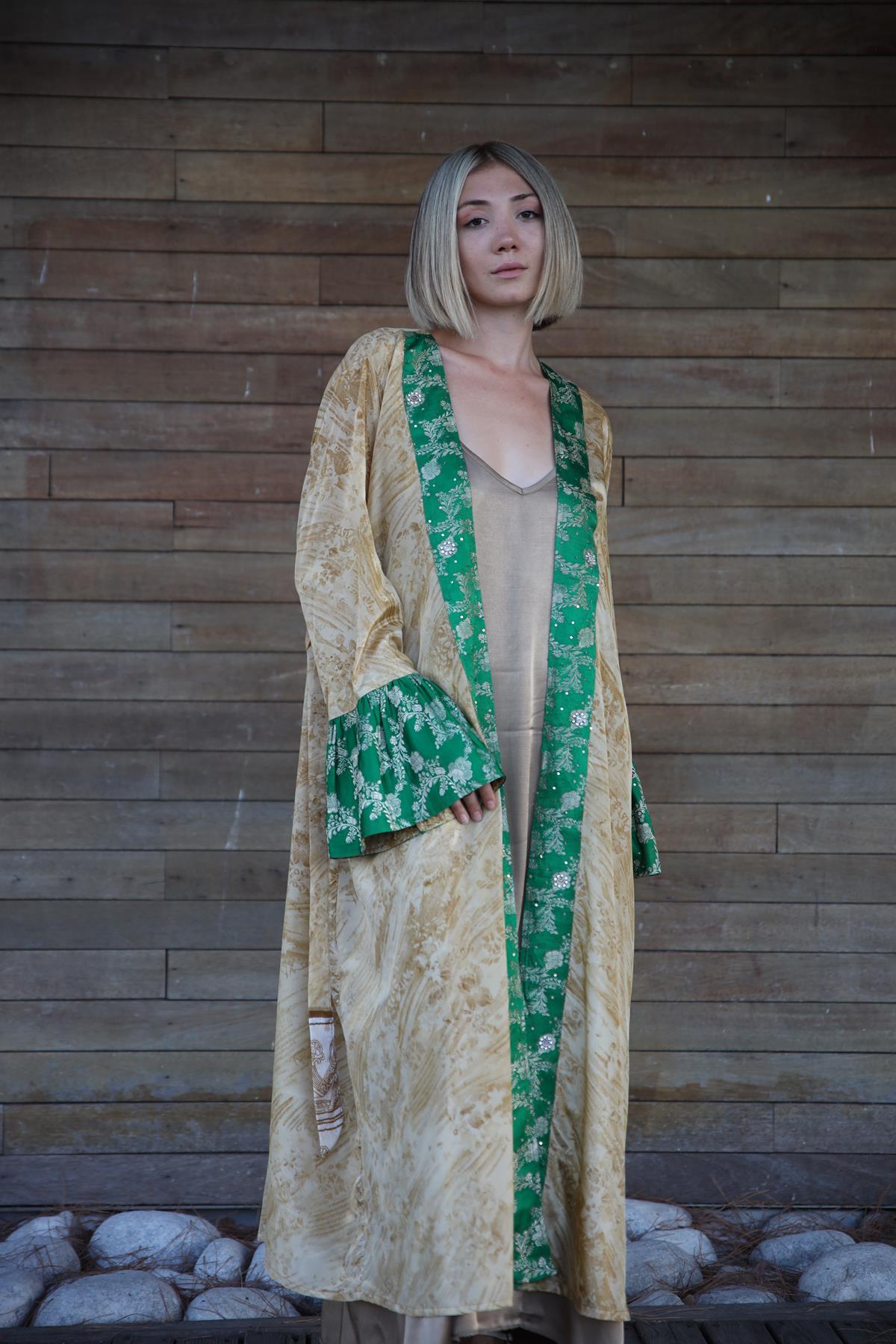  Gold Rengi İşlemeli Bohem Kaftan