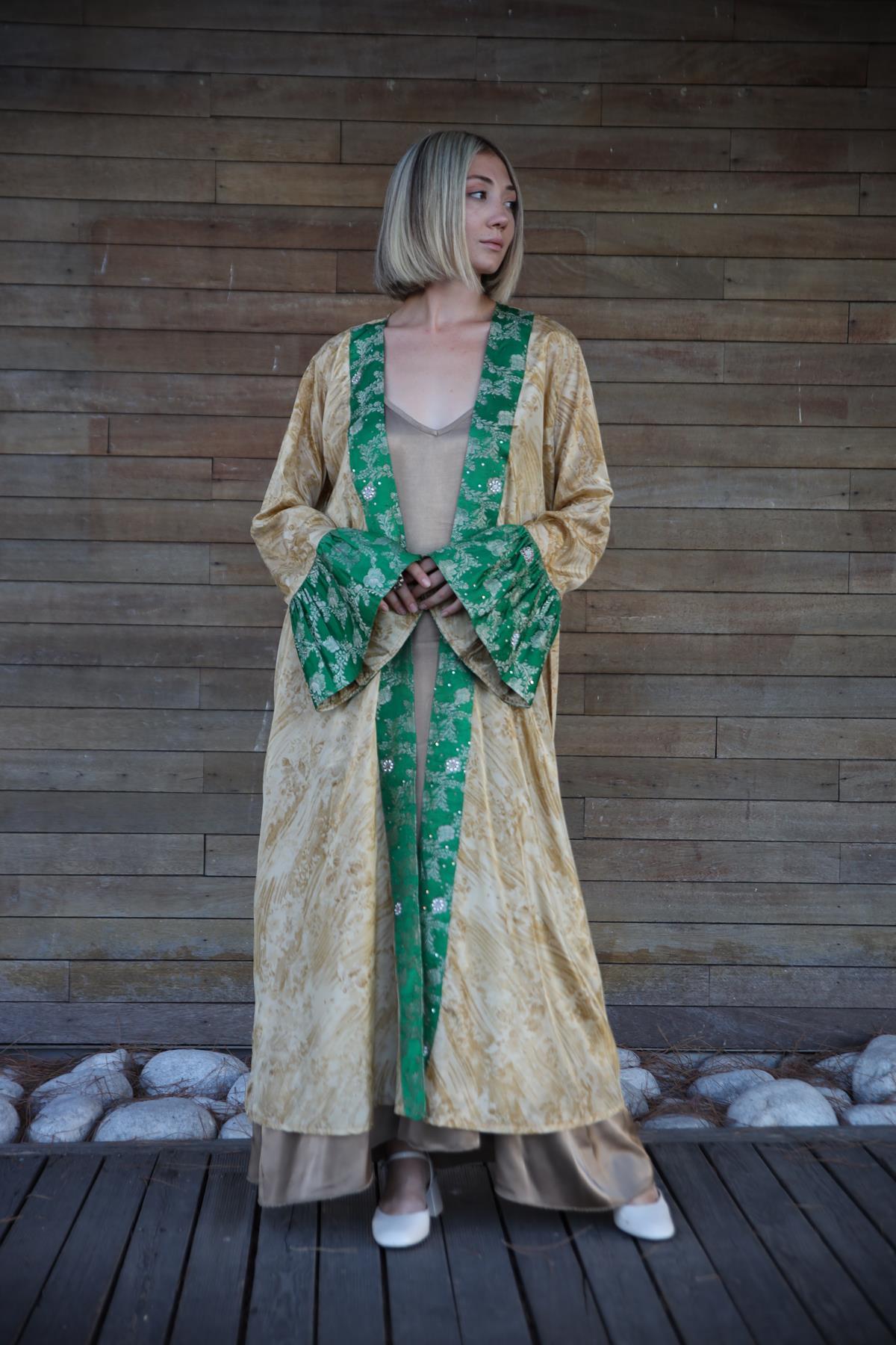  Gold Rengi İşlemeli Bohem Kaftan