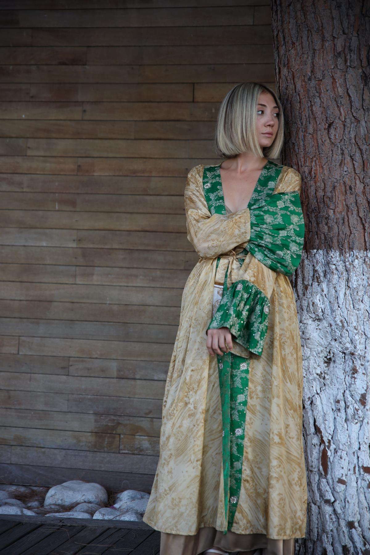  Gold Rengi İşlemeli Bohem Kaftan