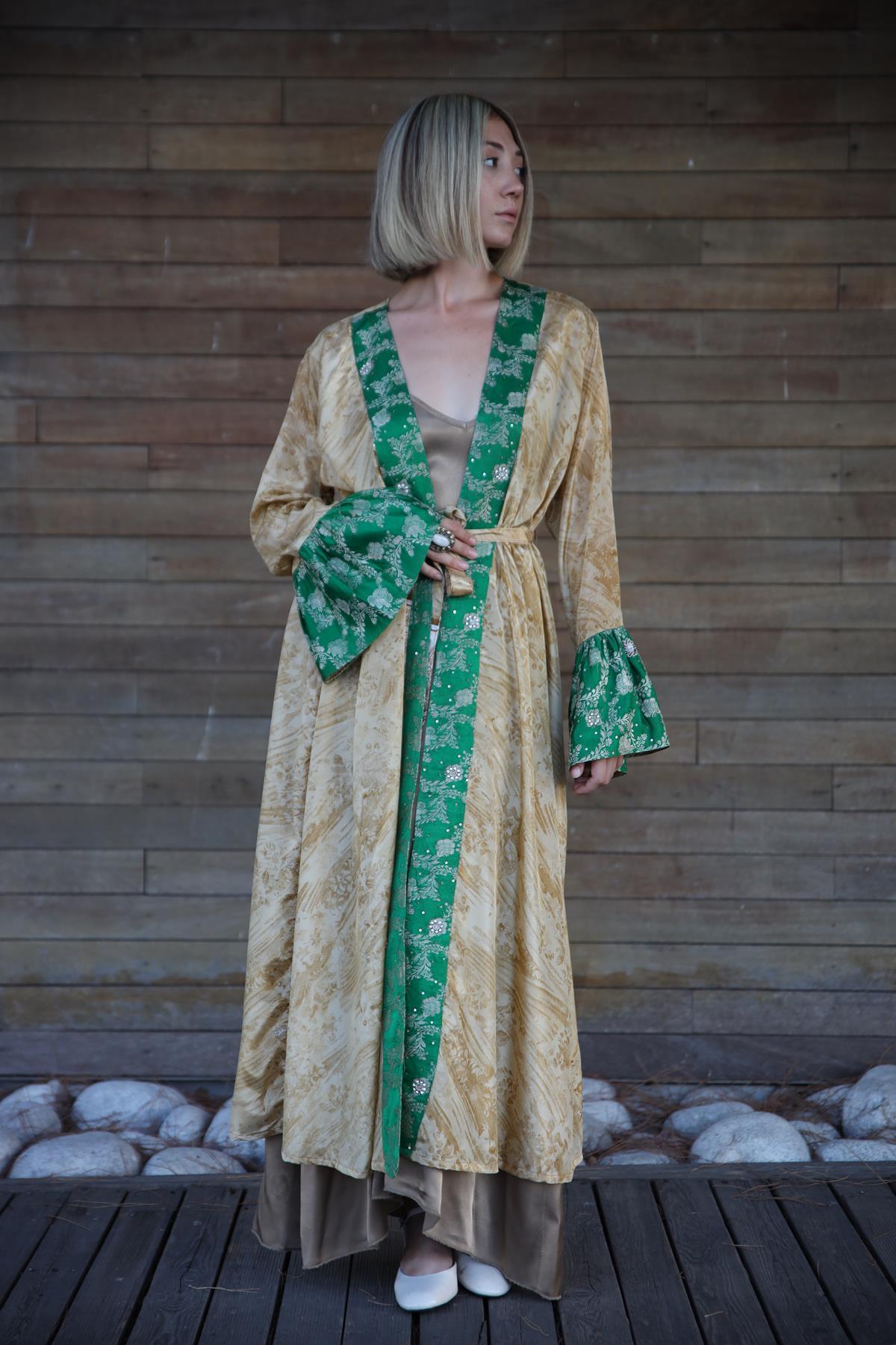  Gold Rengi İşlemeli Bohem Kaftan