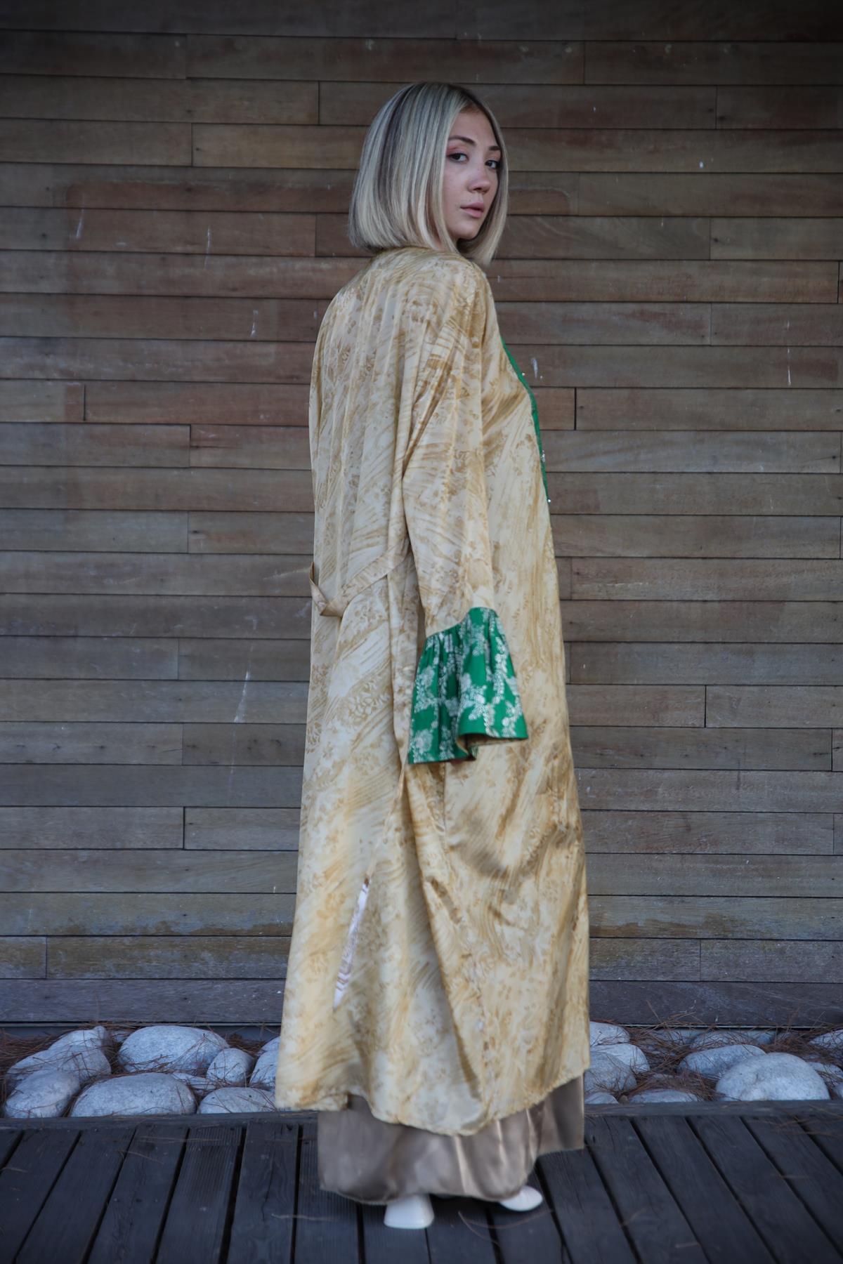  Gold Rengi İşlemeli Bohem Kaftan