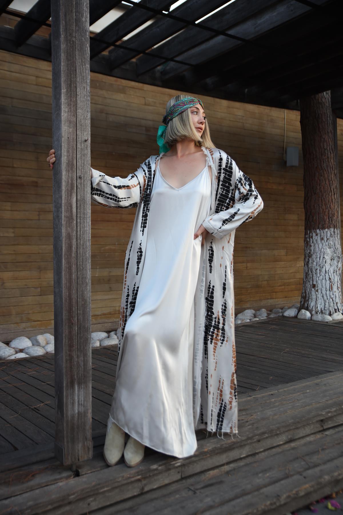 Gri Batikli Saten Kaftan - Şaman Butik Gri Batikli Saten Kaftan