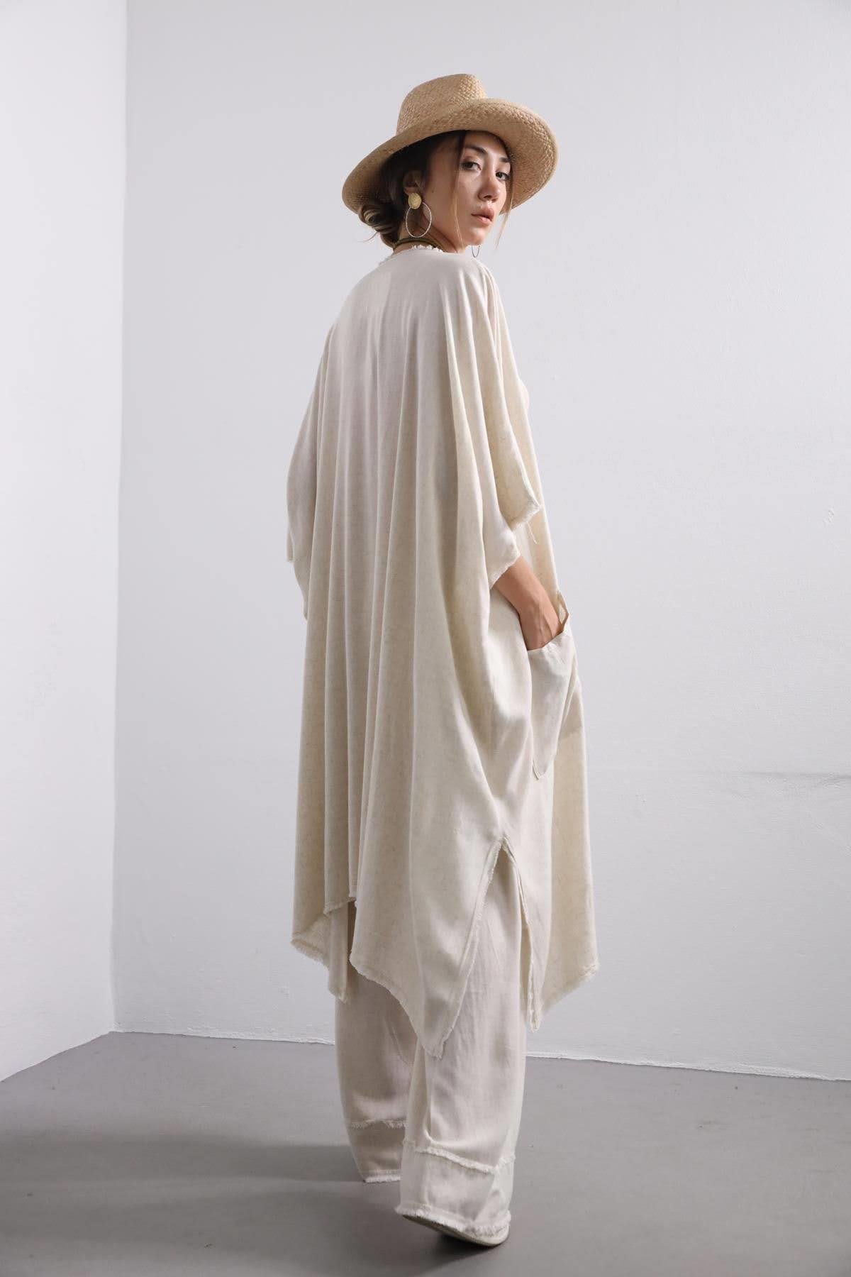  Krem Rengi Püsküllü Salaş Kısa Kollu Kaftan