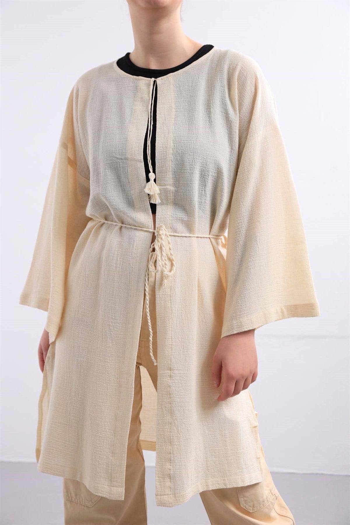 Krem Rengi Yakası ve Beli İpli Kaftan - Şaman Butik Krem Rengi Yakası ve Beli İpli Kaftan
