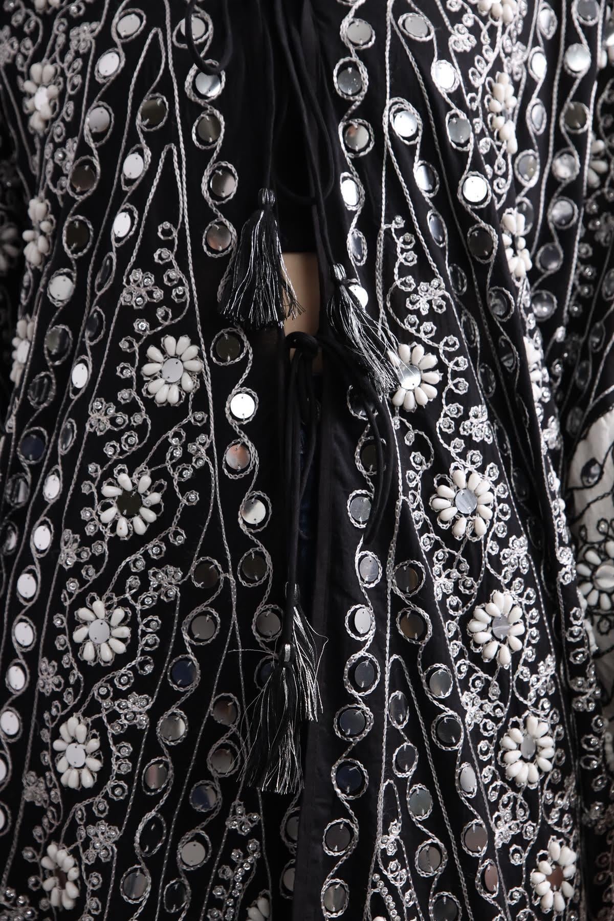  Siyah Aynalı Boncuk İşlemeli Bohem Kimono