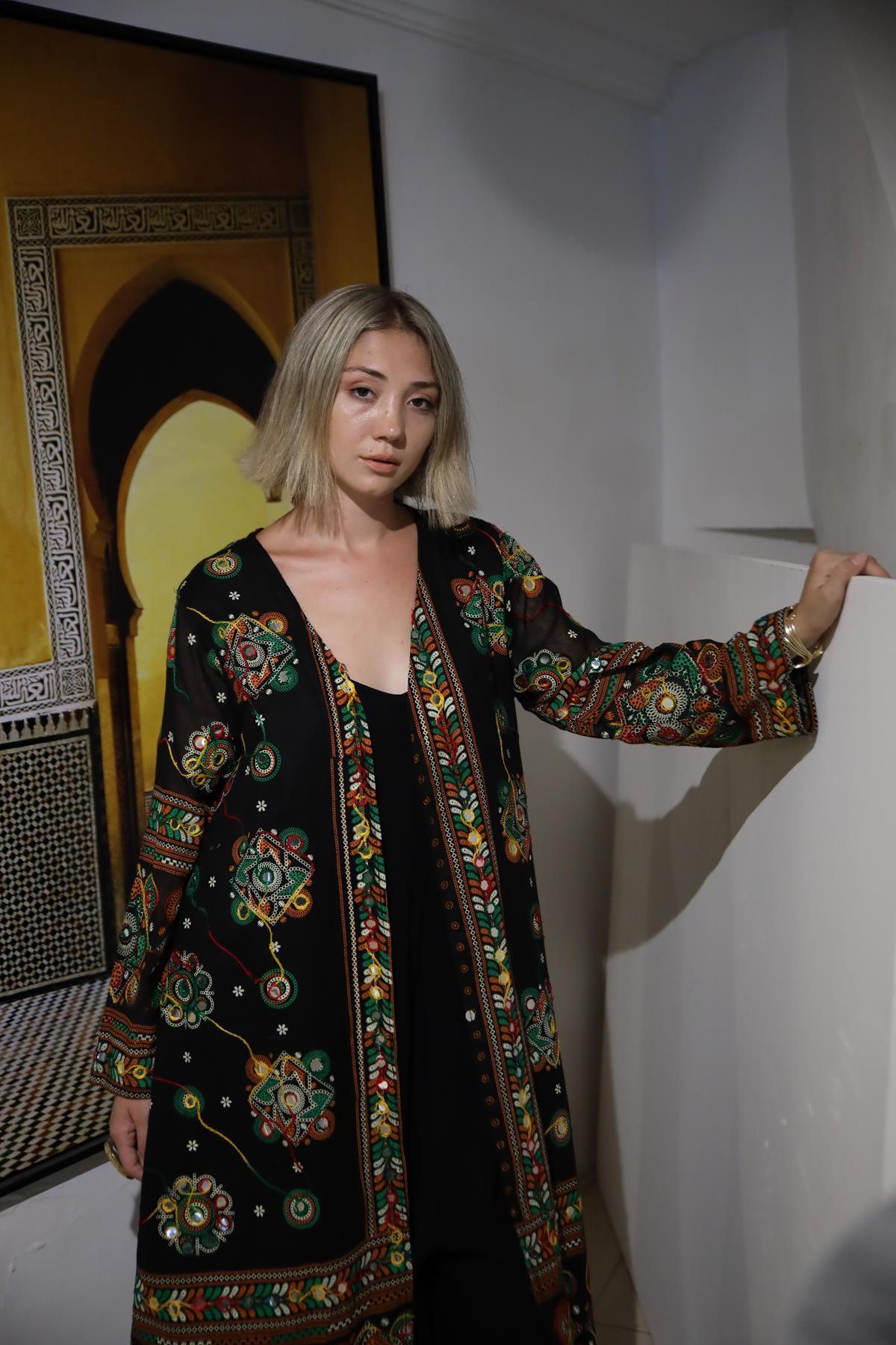  Siyah Pul İşlemeli Etnik Desen Bohem Kaftan