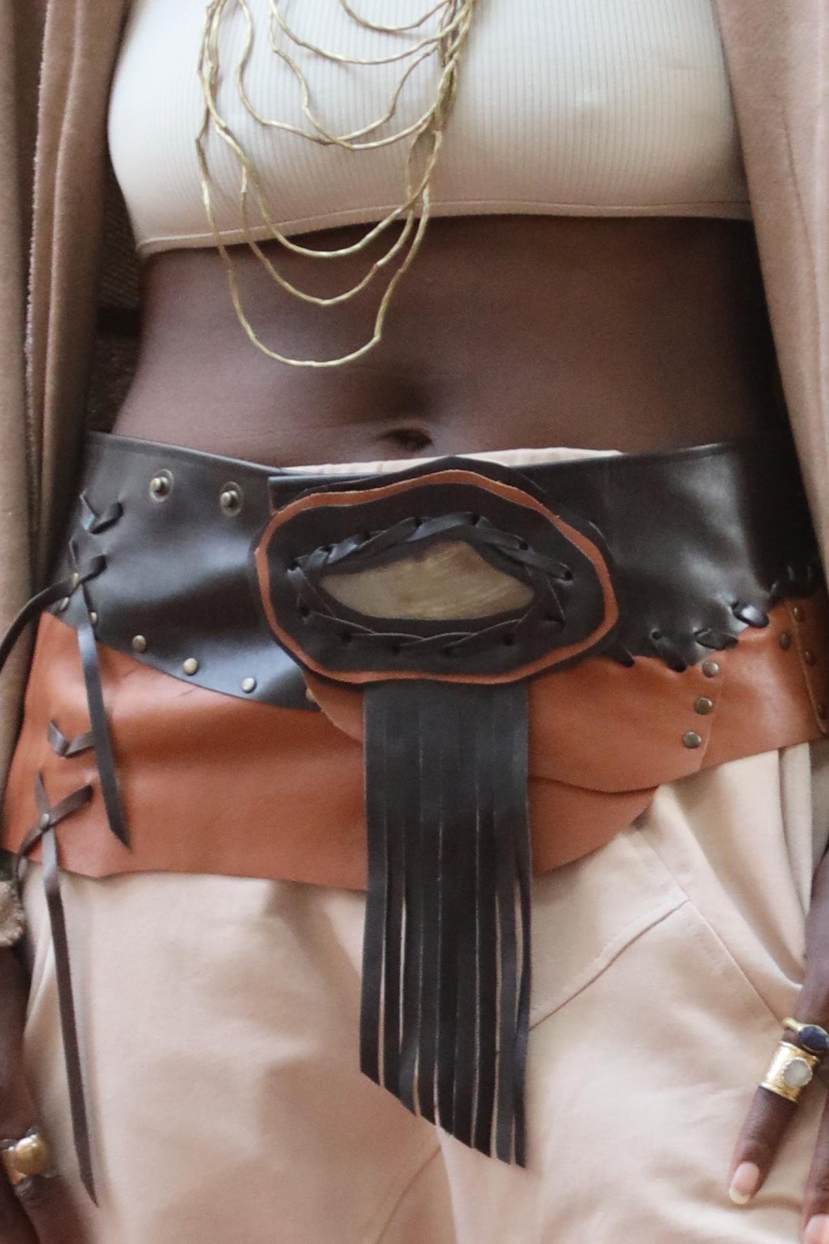 Kahverengi Doğal Taşlı Deri Kemer