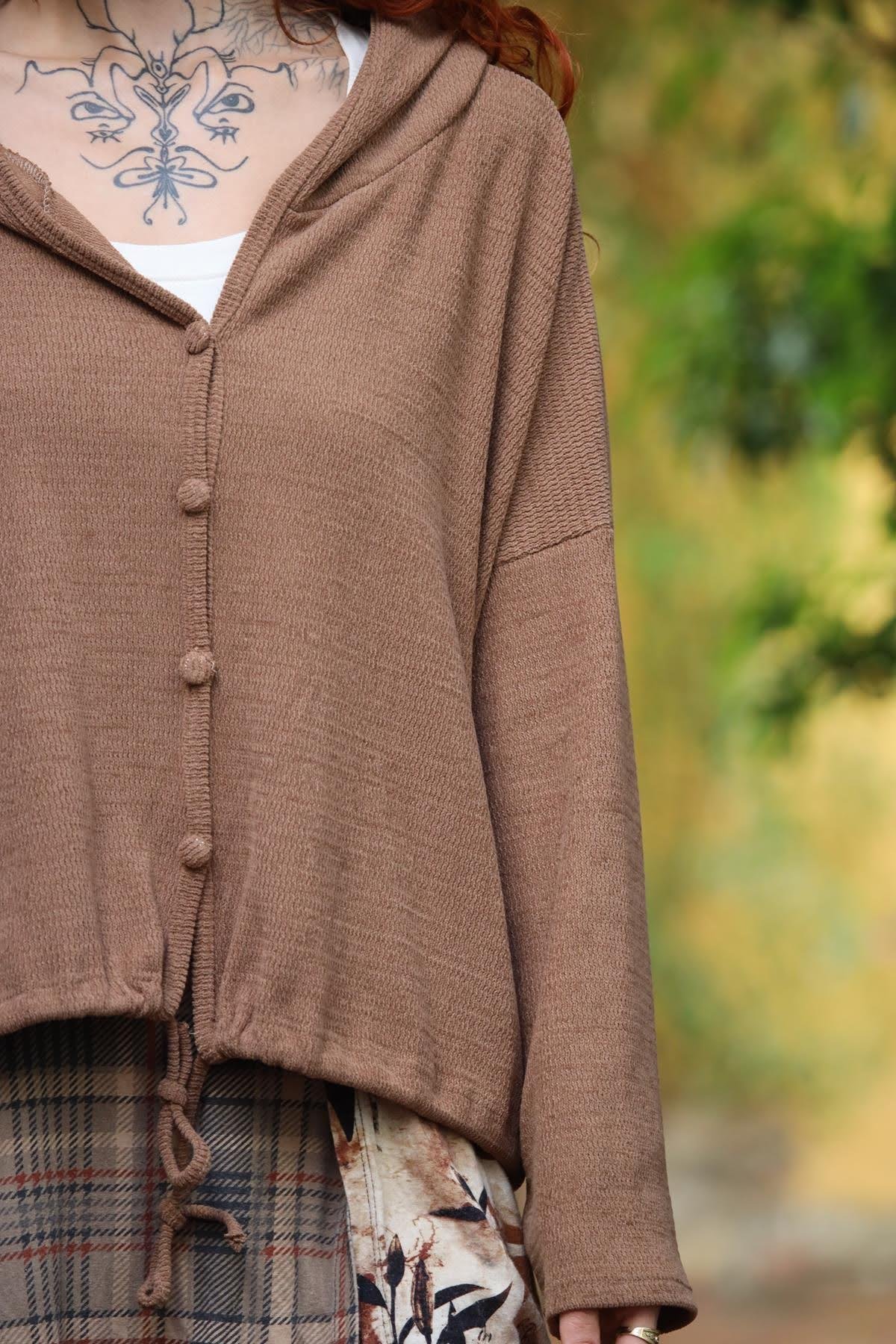 Kahverengi Eteği Büzgülü Kapüşonlu Kadife Hırka