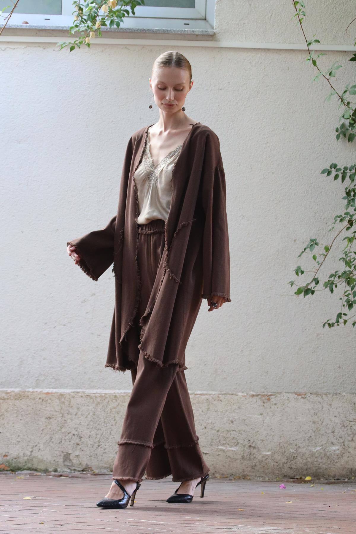 Kahverengi Saçaklı Kaftan ve Pantolon Takım