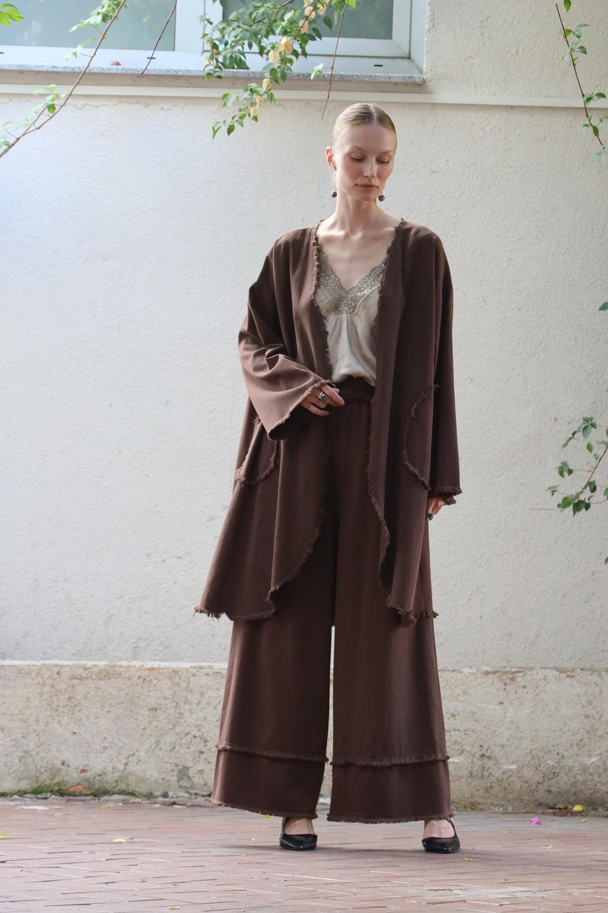 Kahverengi Saçaklı Kaftan ve Pantolon Takım