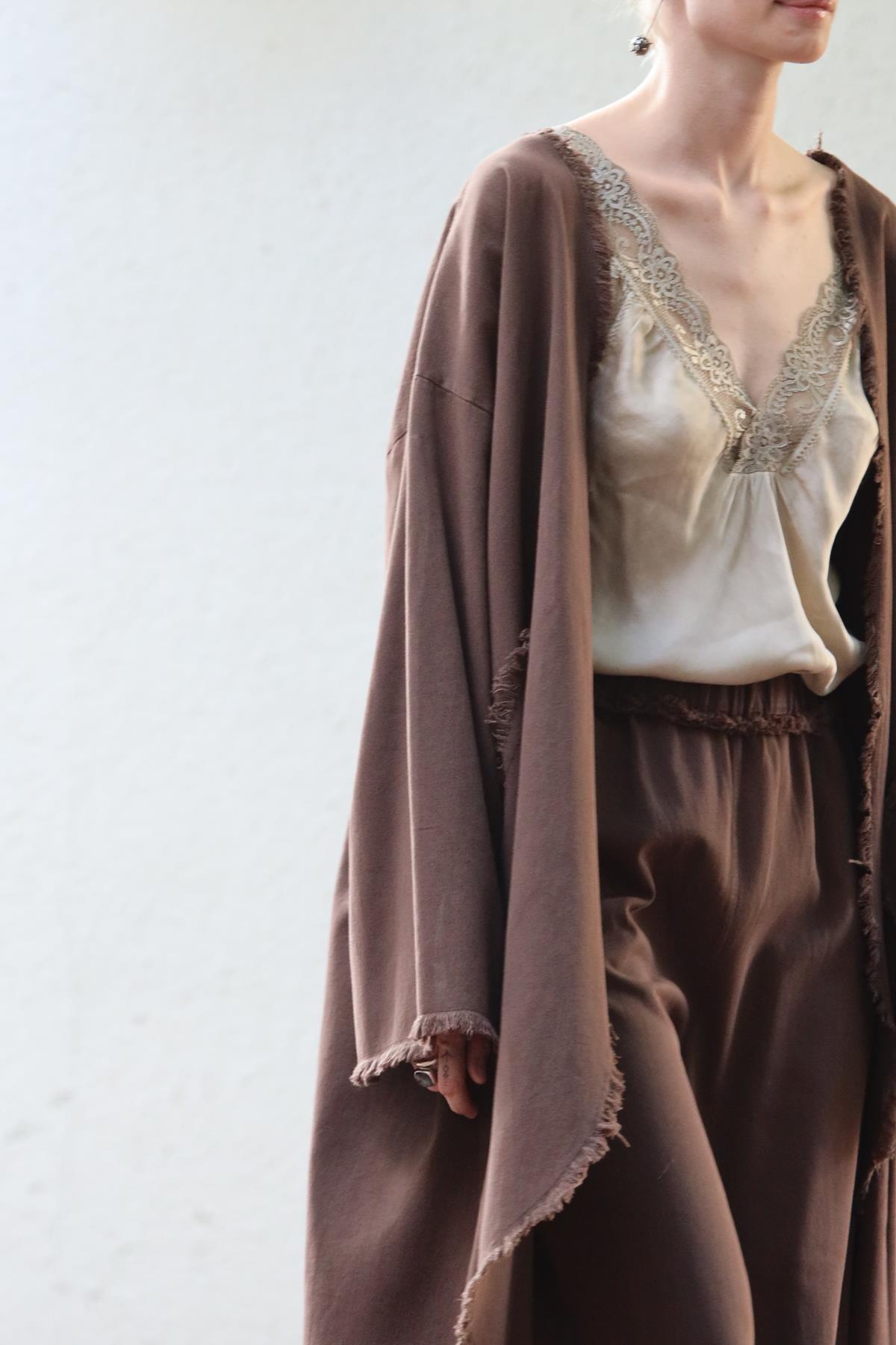 Kahverengi Saçaklı Kaftan ve Pantolon Takım