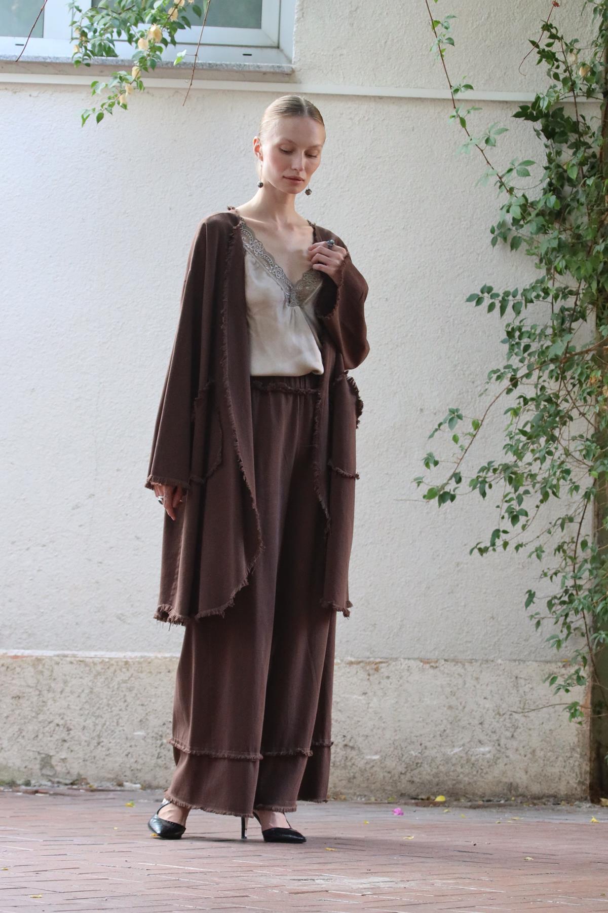 Kahverengi Saçaklı Kaftan ve Pantolon Takım