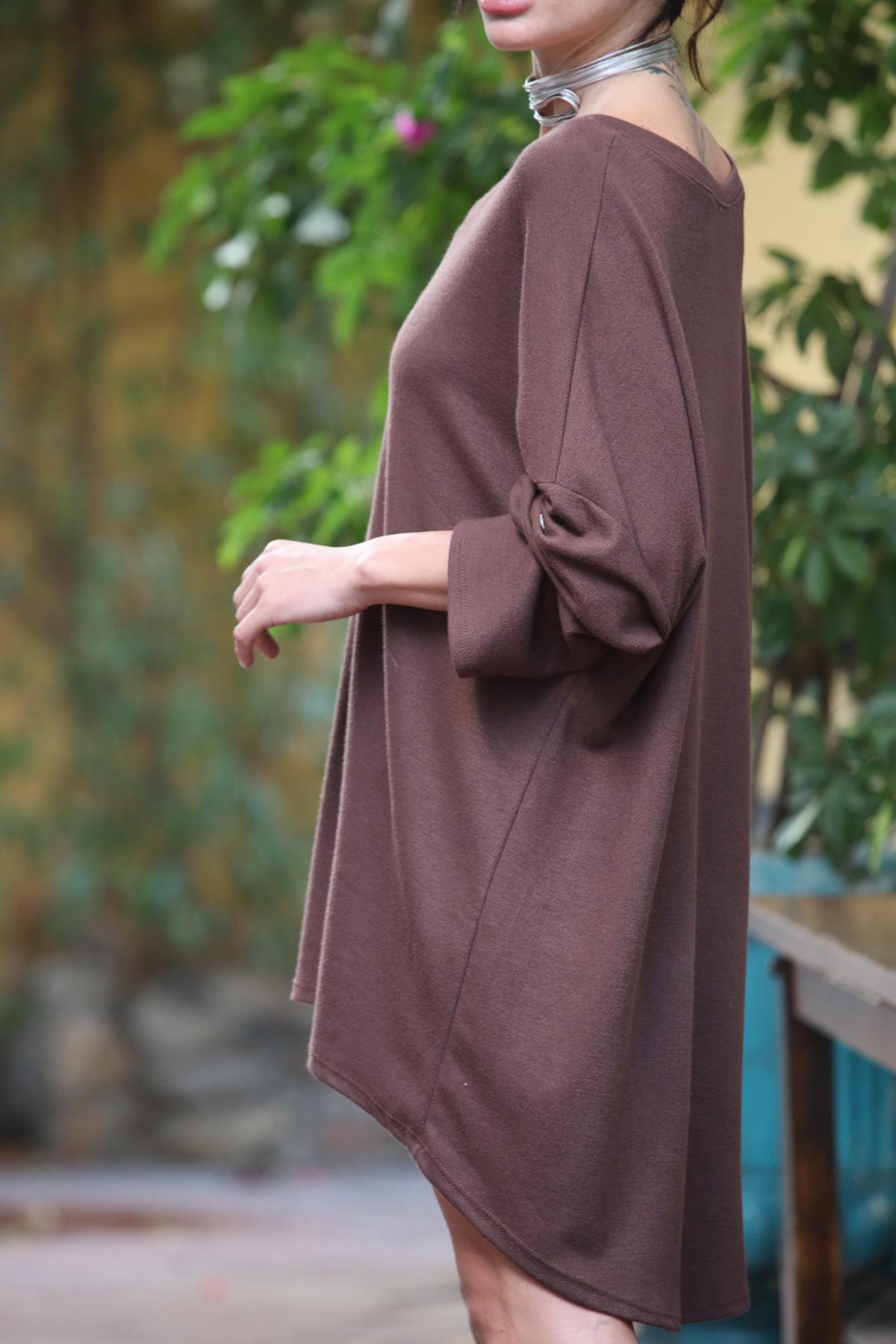 Kahverengi V Yaka Kolları Apoletli Yumuşak Doku Tunik