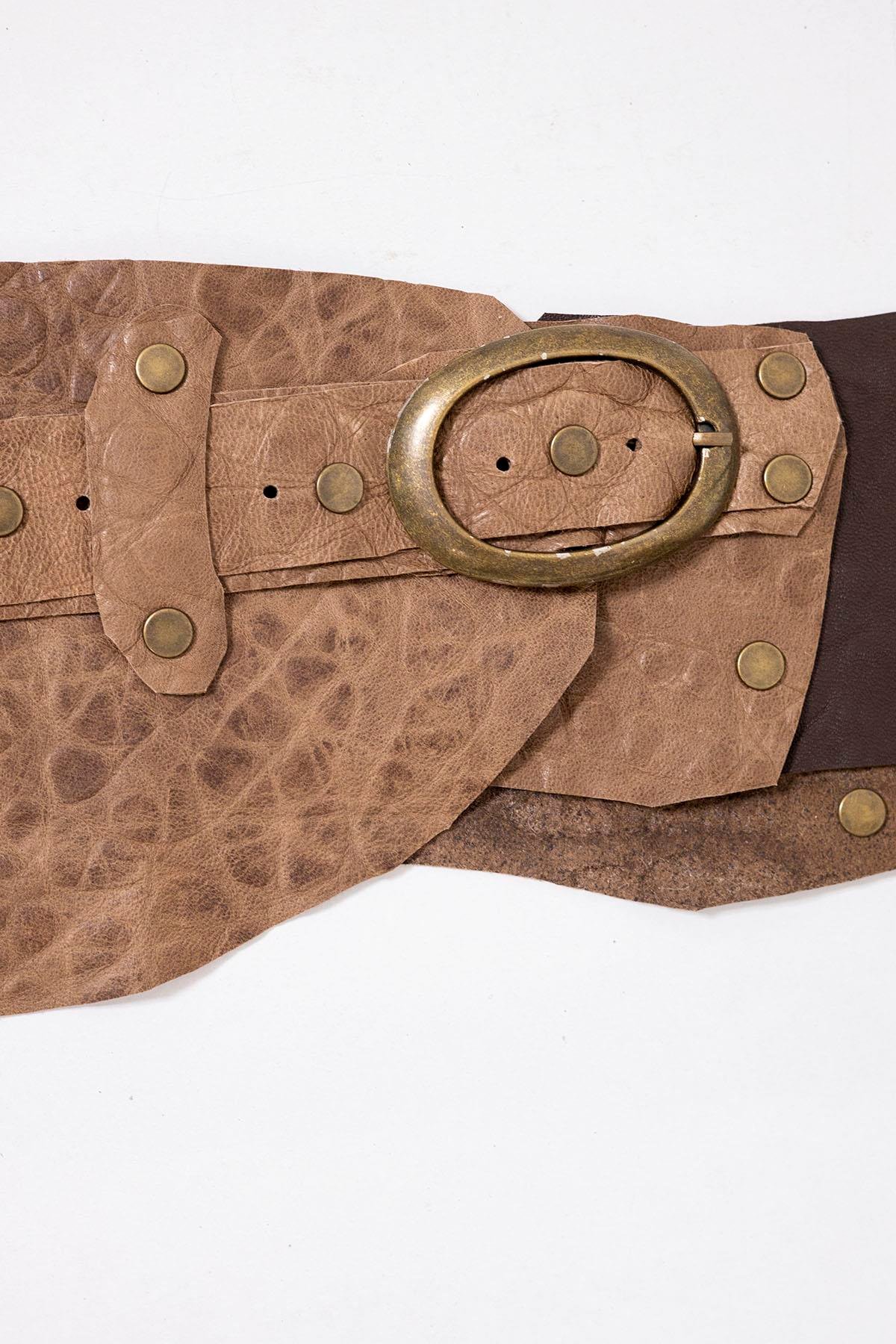 Kahverengi Zımbalı Parçalı Deri Kemer