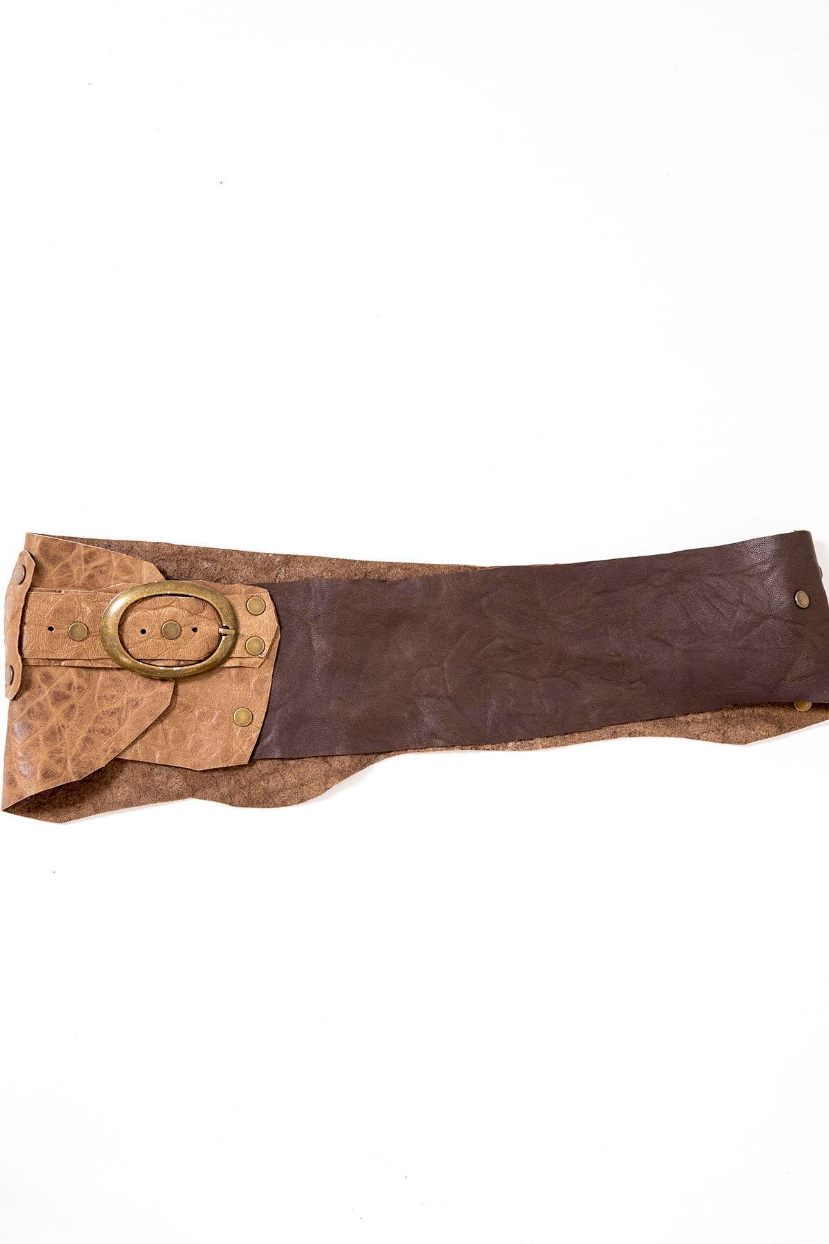Kahverengi Zımbalı Parçalı Deri Kemer