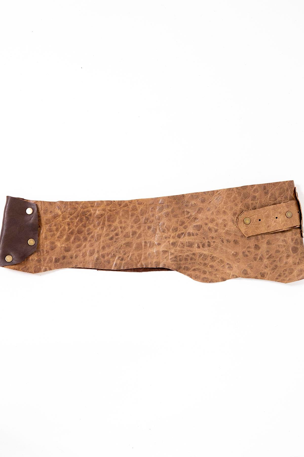 Kahverengi Zımbalı Parçalı Deri Kemer