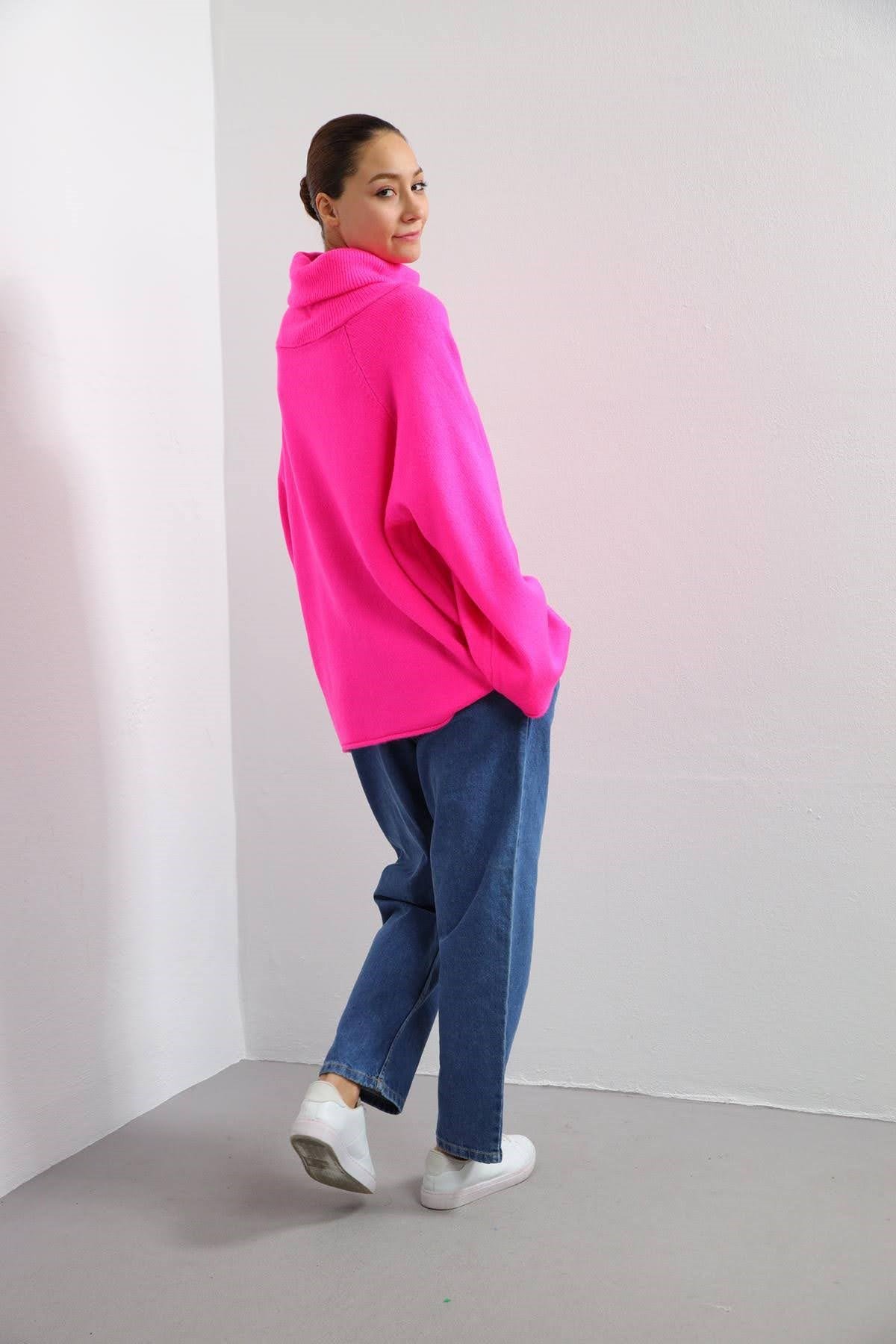  Pembe Boğazlı Oversize Triko Kazak