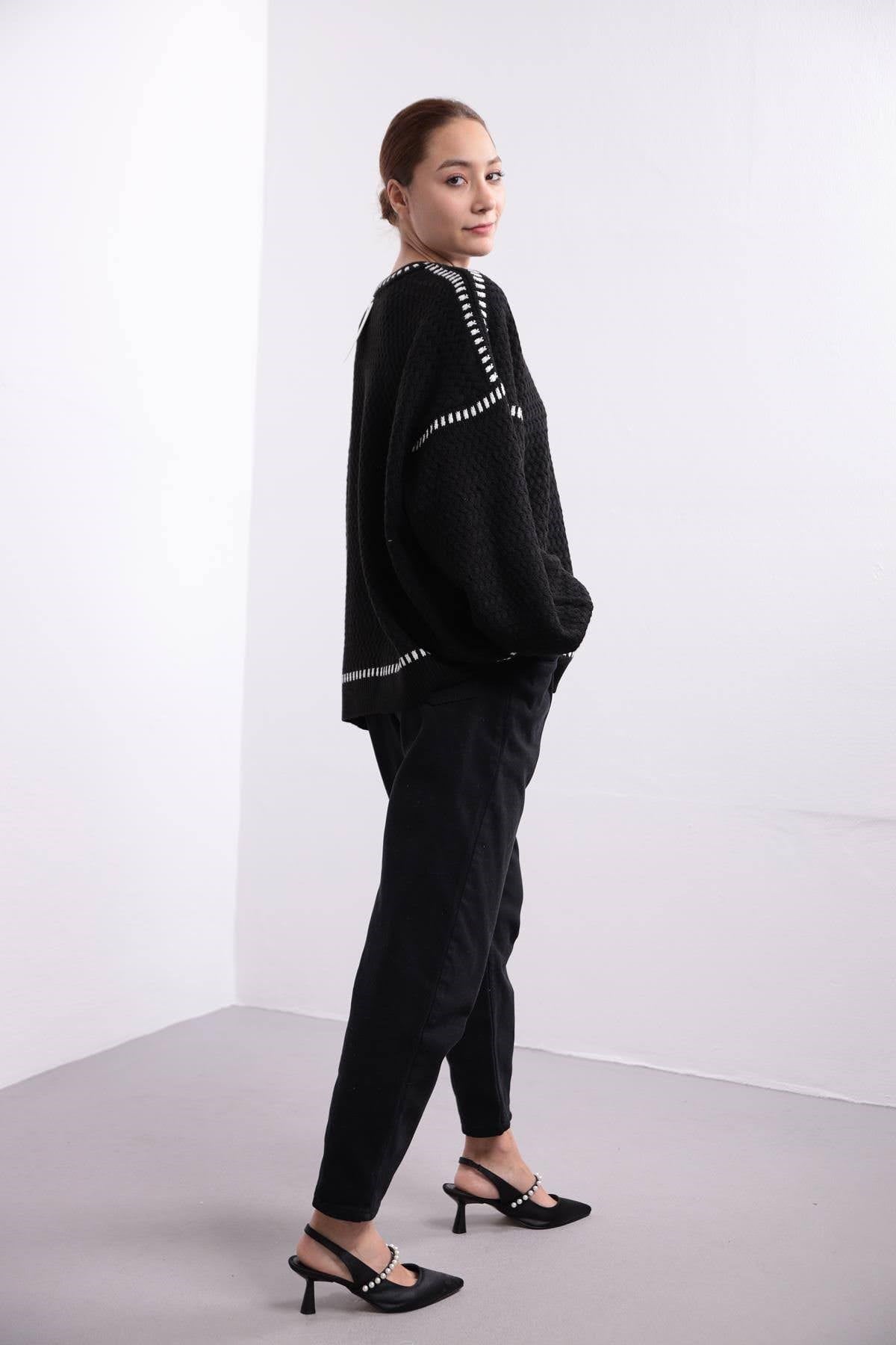 Siyah Desenli Oversize Kazak - Şaman Butik Siyah Desenli Oversize Kazak