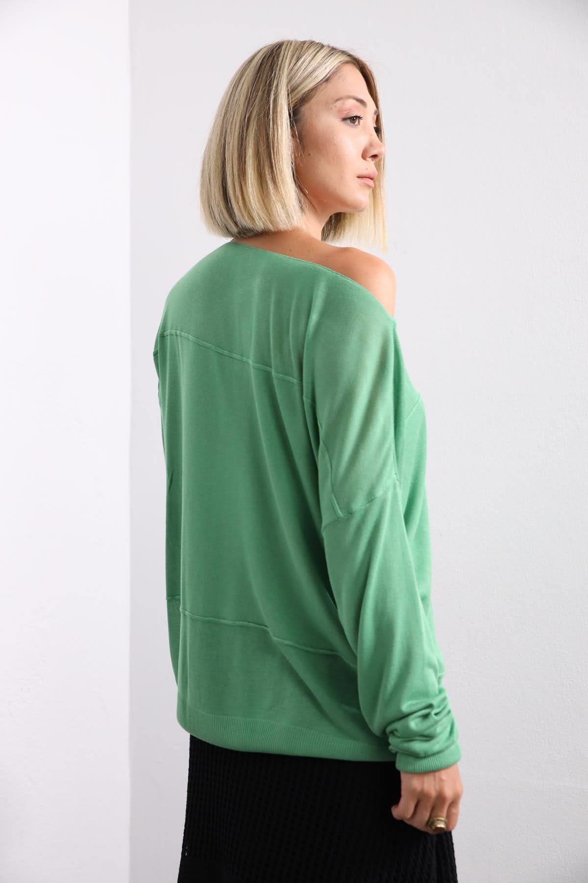 Green Loose Collar Pullover Green Loose Collar Pullover