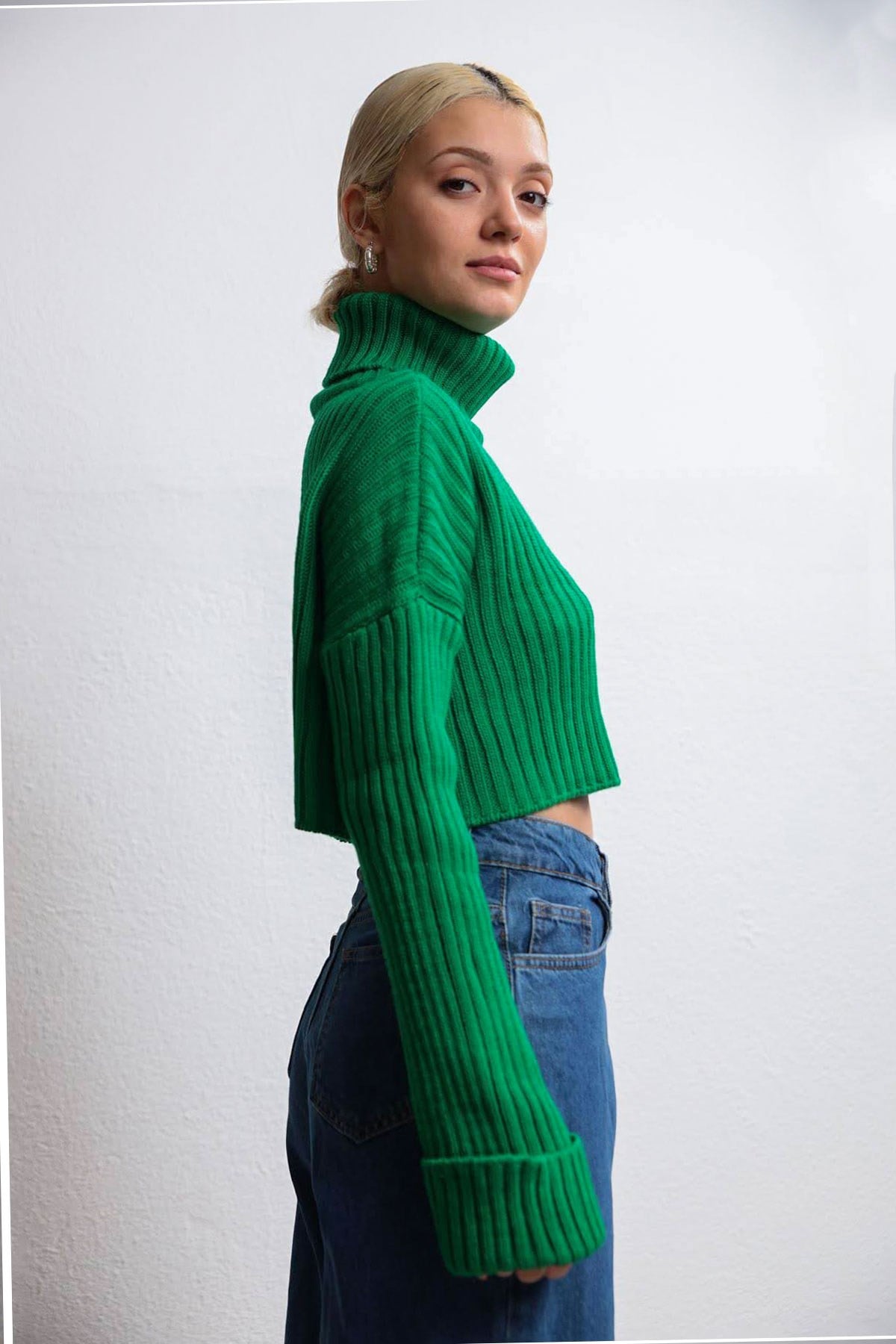  Yeşil Fitilli Balıkçı Crop