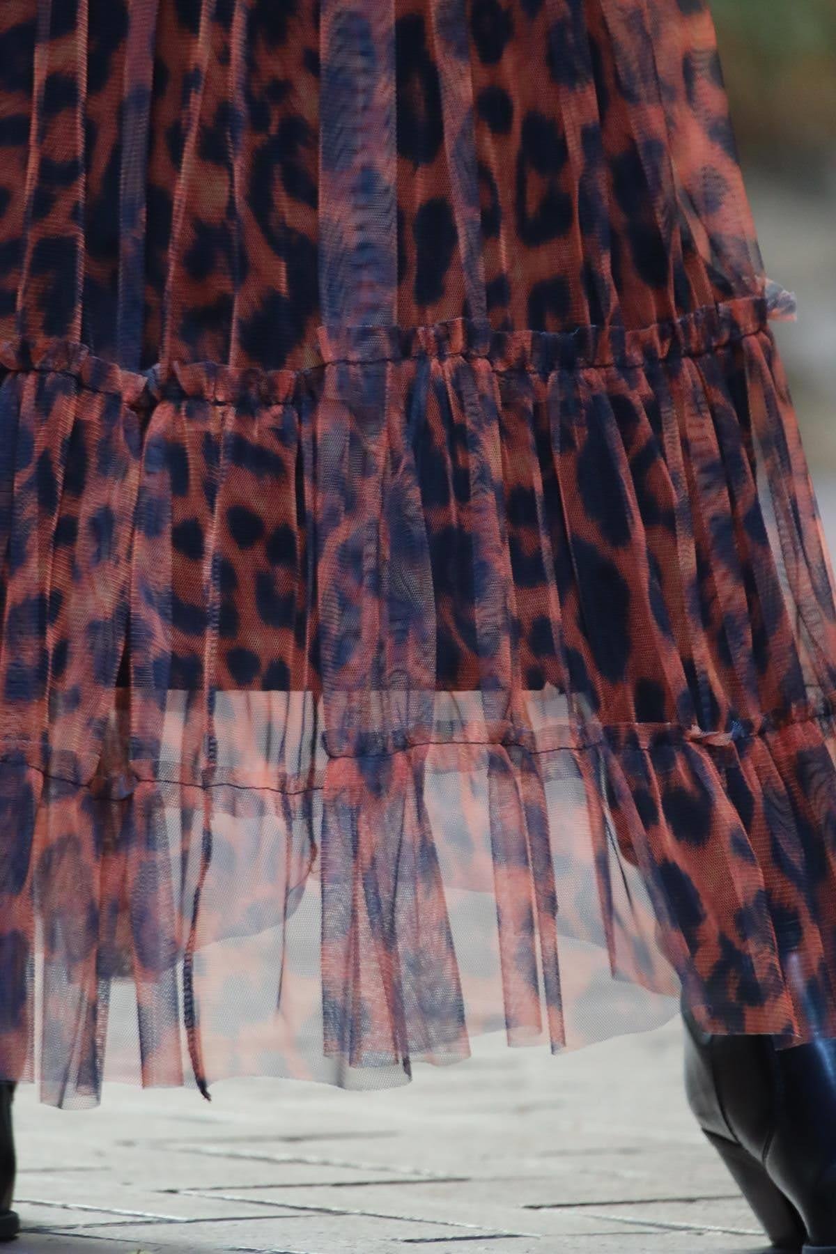 Kiremit Rengi Desenli Kat Kat Tül Etek