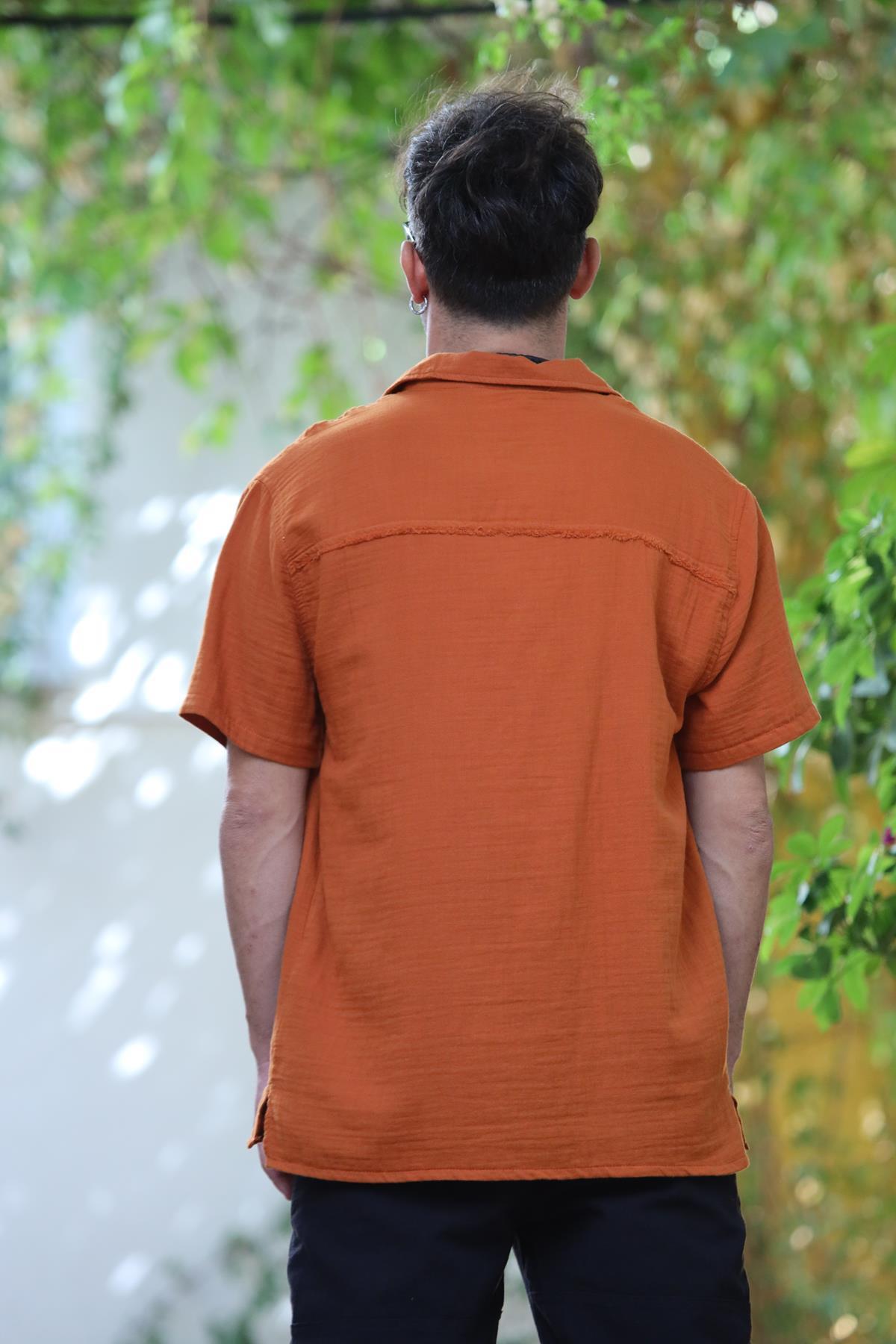 Kiremit Rengi Sırtı Püsküllü Kısa Kollu Erkek Gömlek