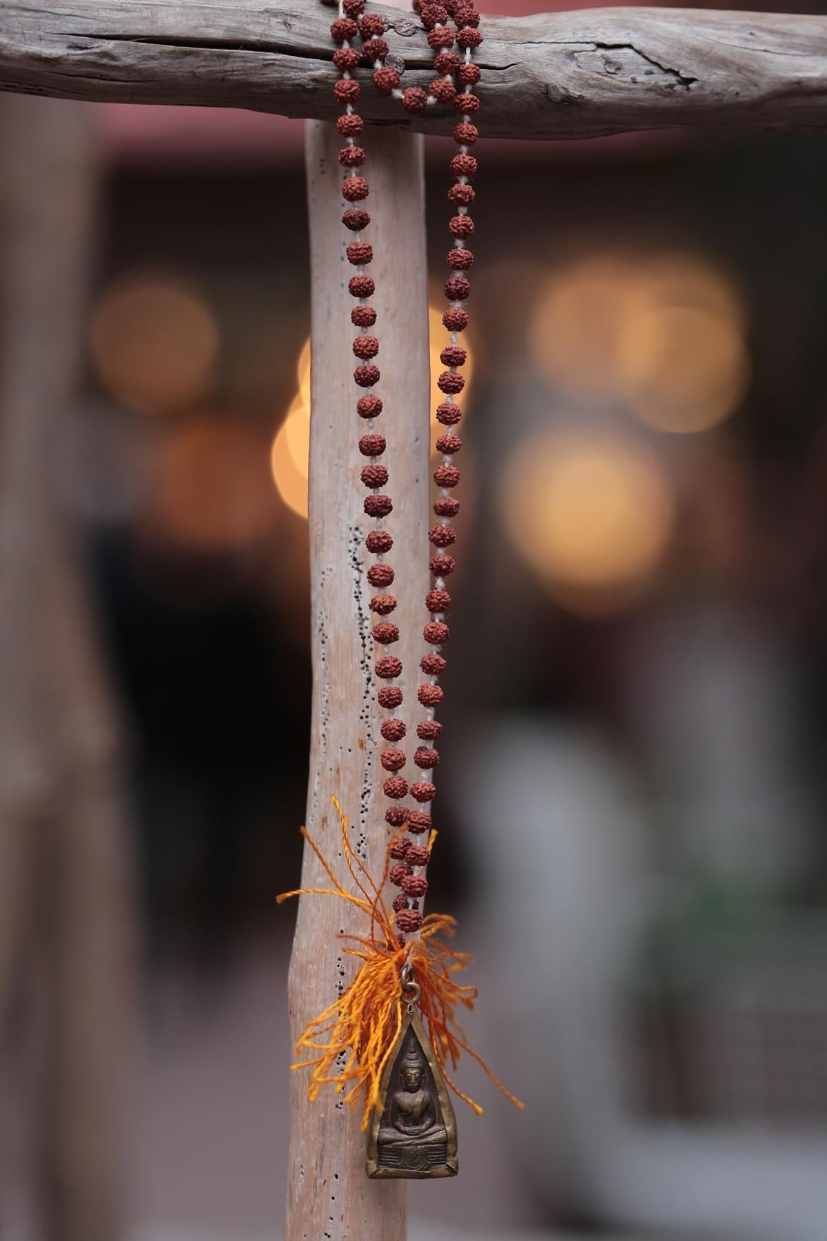Rudraksha Antika Buda Detaylı Tasarım Kolye - Şaman Butik Rudraksha Antika Buda Detaylı Tasarım Kolye