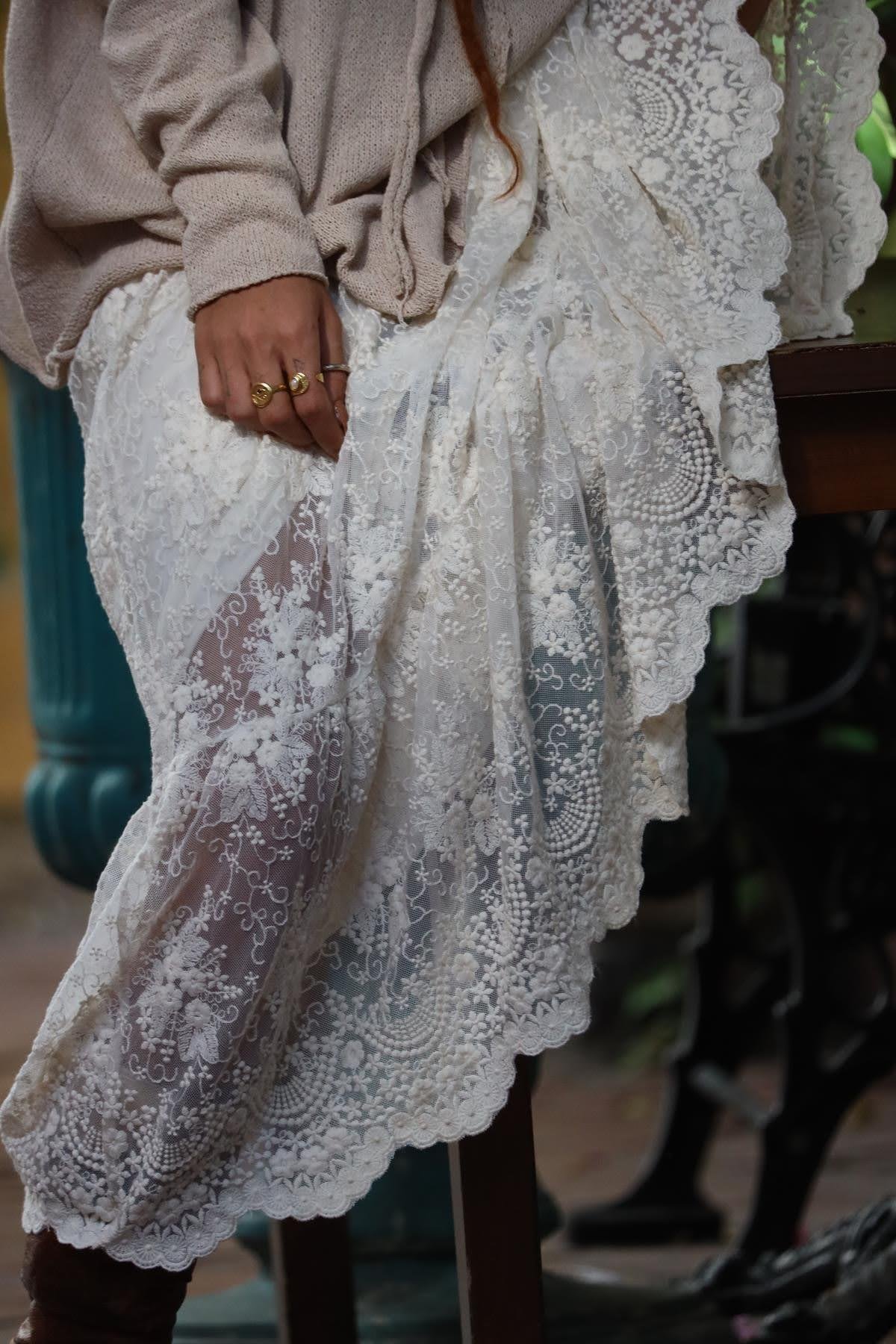 Krem Rengi Beli Lastikli Güpür Dantel Etek