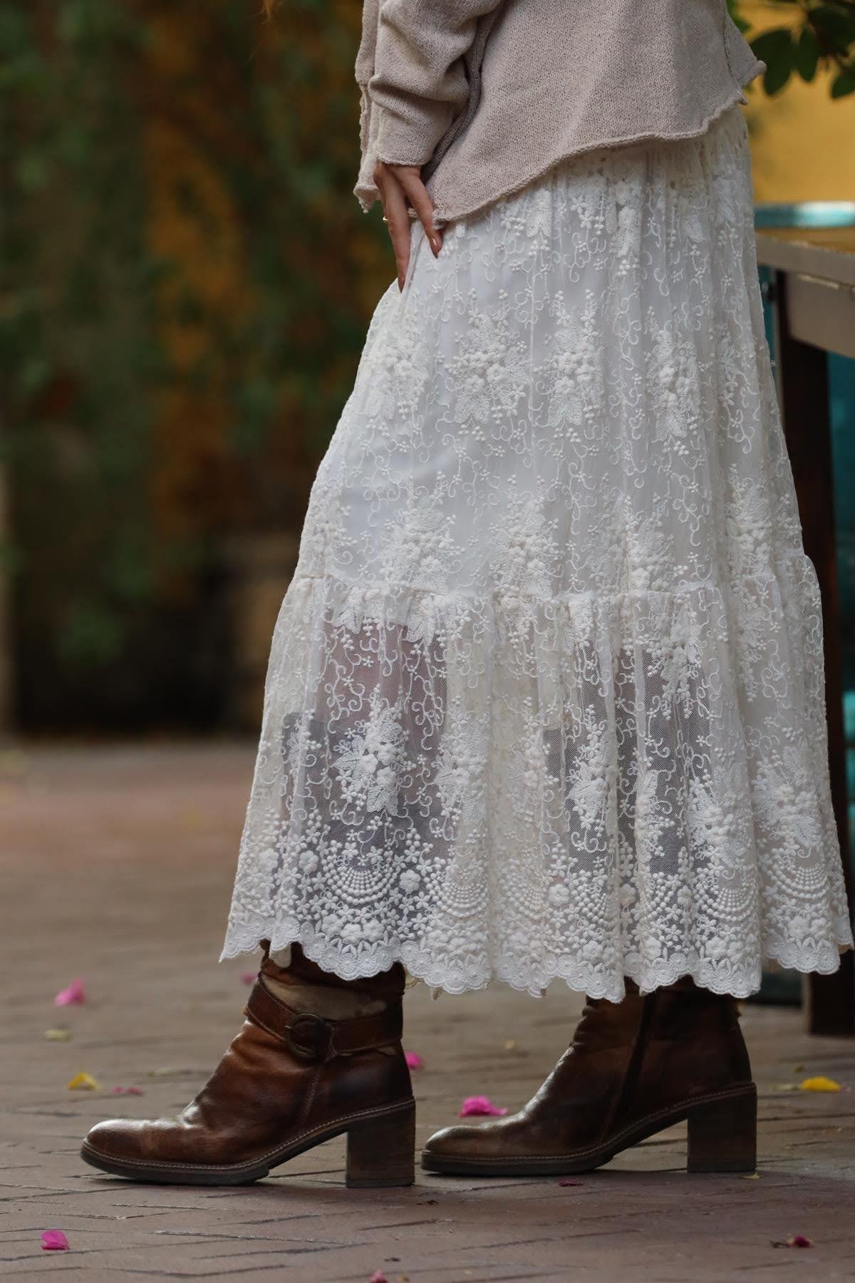 Krem Rengi Beli Lastikli Güpür Dantel Etek