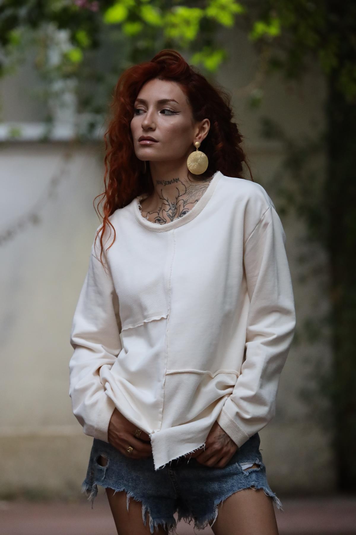 Krem Rengi Bisiklet Yaka Dikiş Detaylı Parçalı Sweat