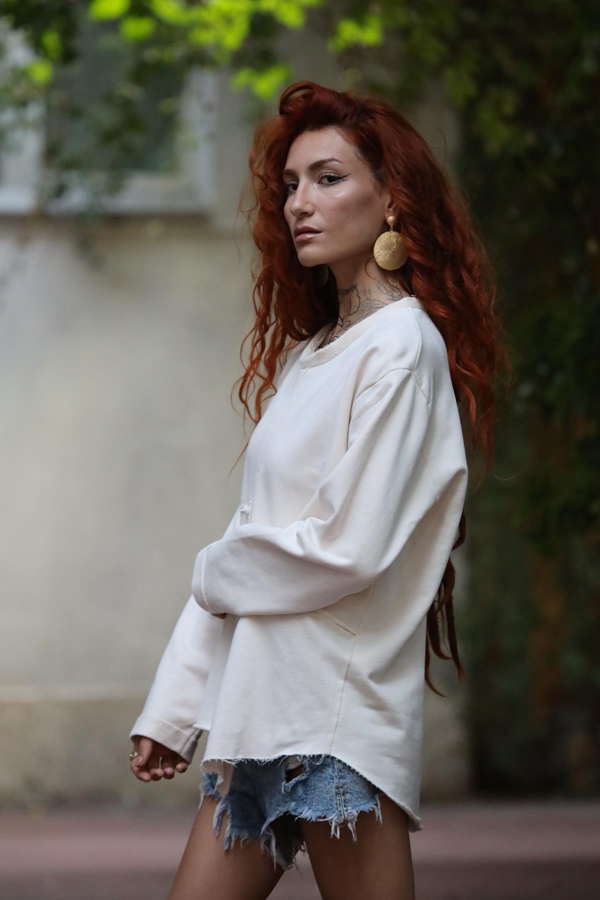 Krem Rengi Bisiklet Yaka Dikiş Detaylı Parçalı Sweat