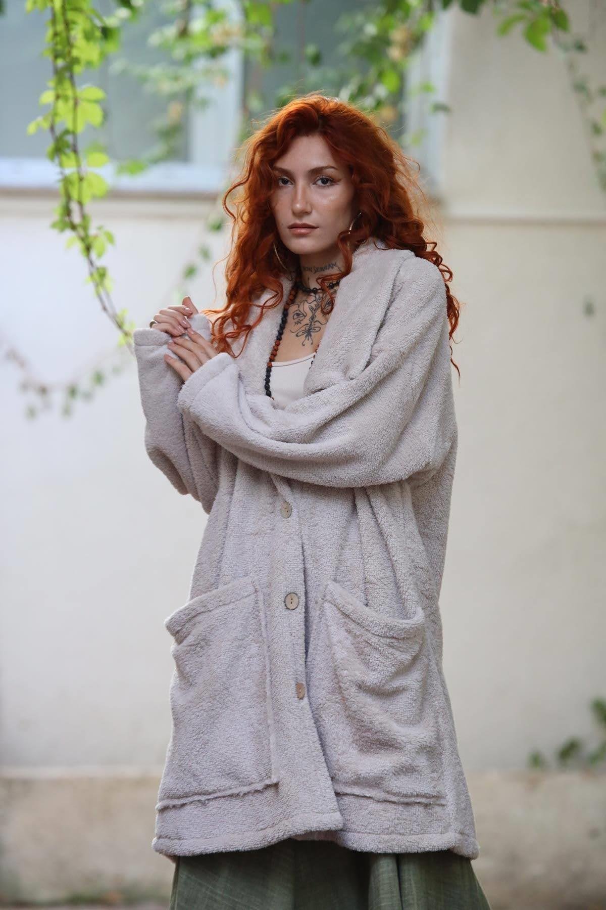 Krem Rengi Büyük Cepli Peluş Hırka