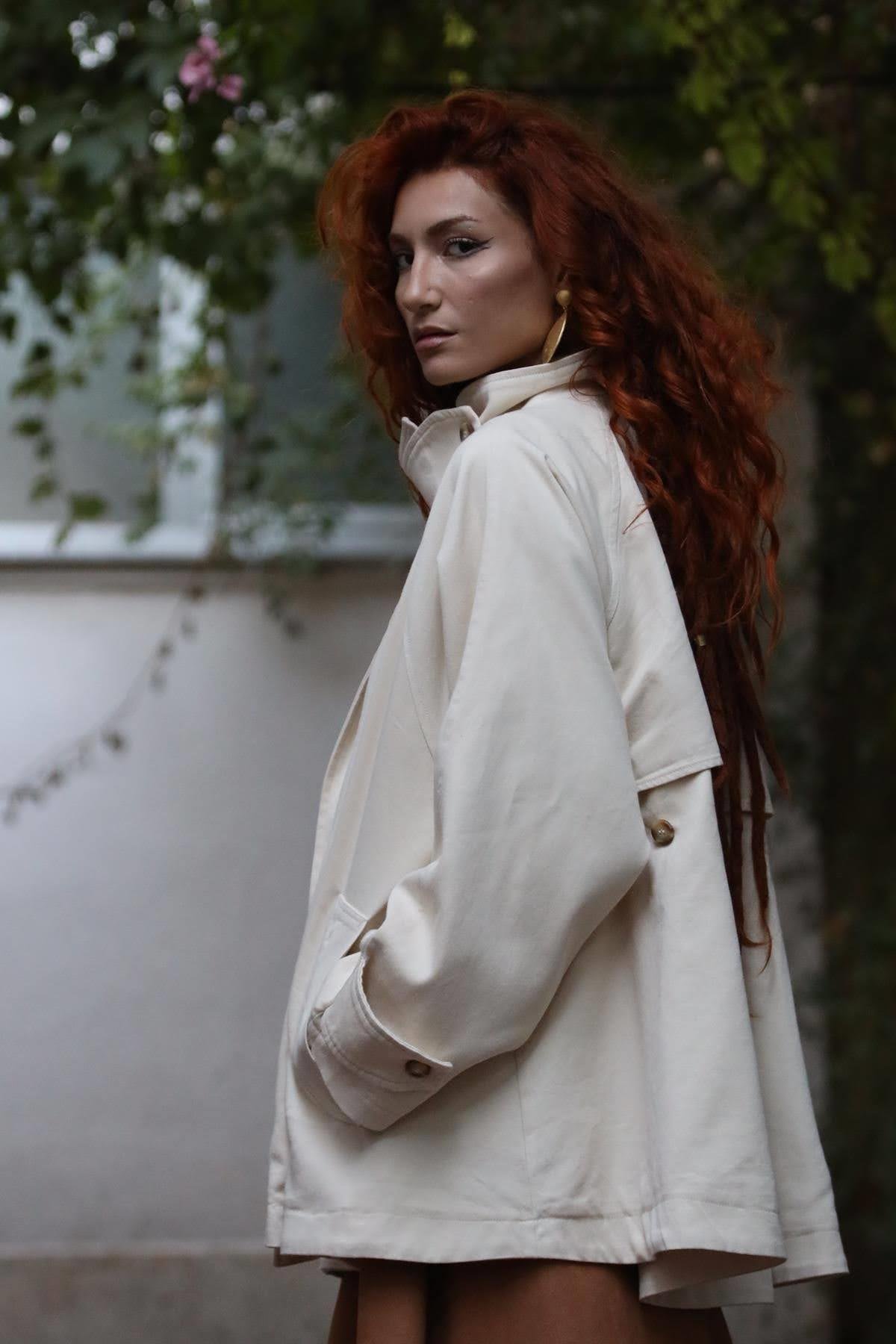 Krem Rengi Fermuarlı Kısa Gabardin Trençkot