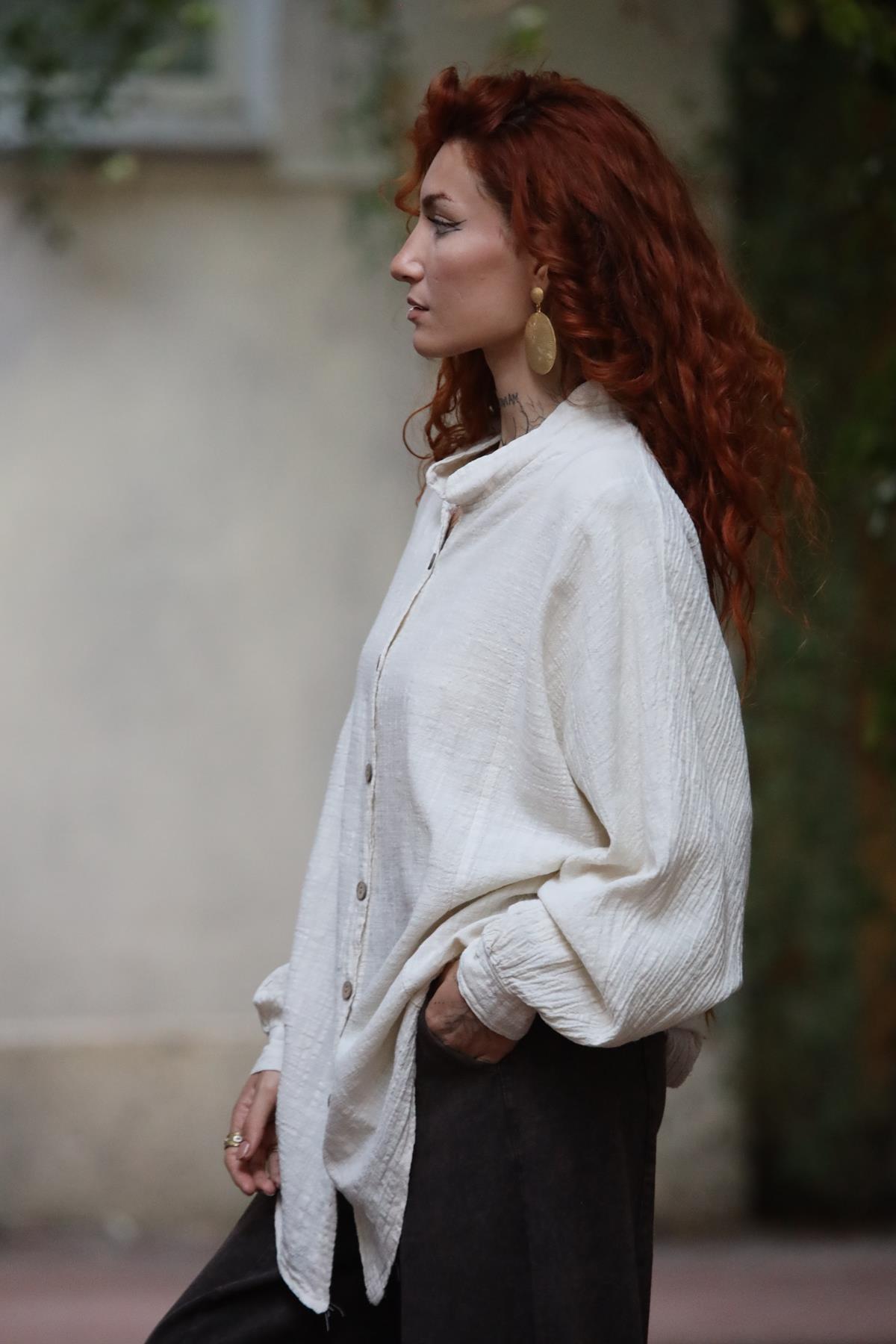 Krem Rengi Hakim Yaka Dikişli Yarasa Kol Gömlek