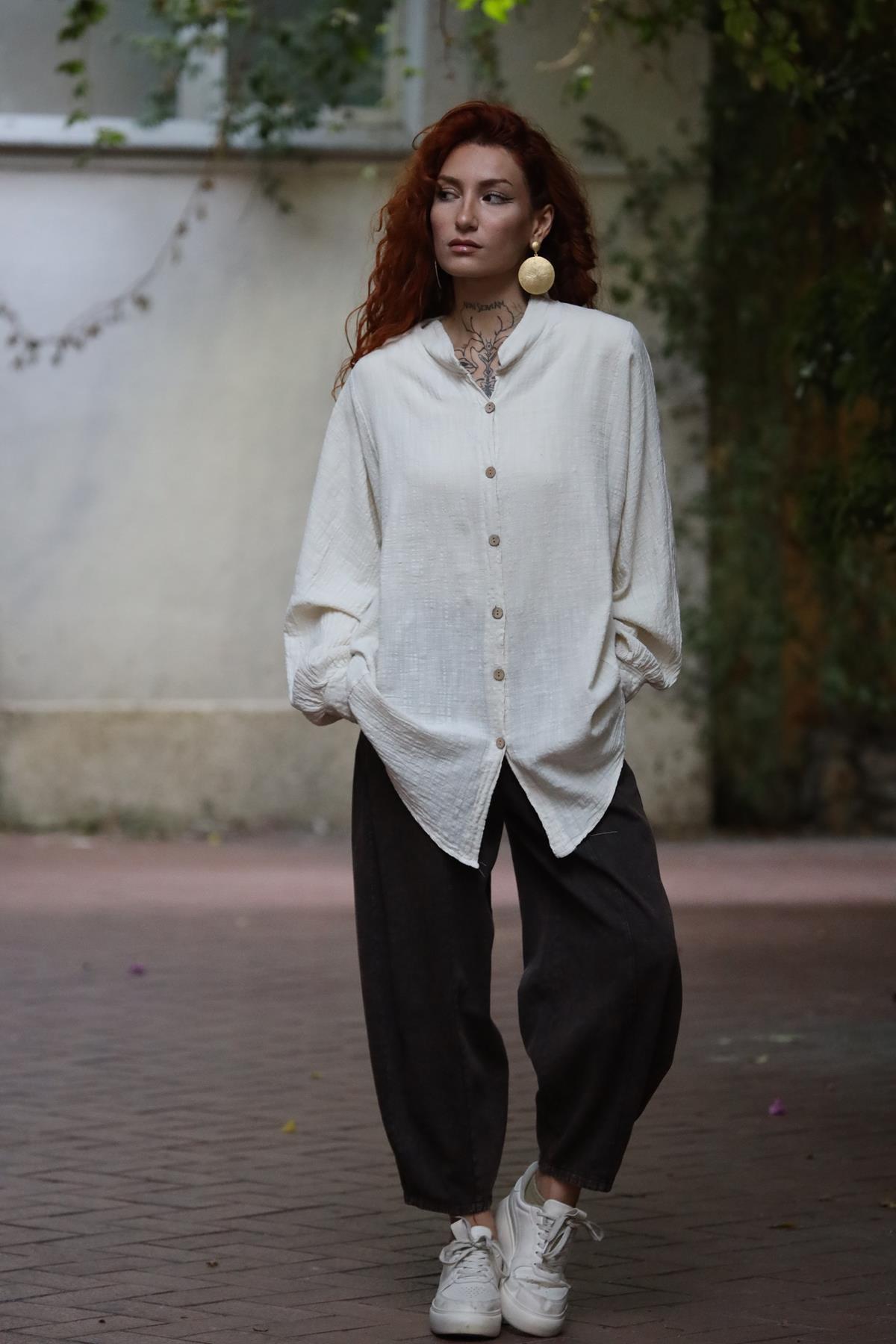 Krem Rengi Hakim Yaka Dikişli Yarasa Kol Gömlek