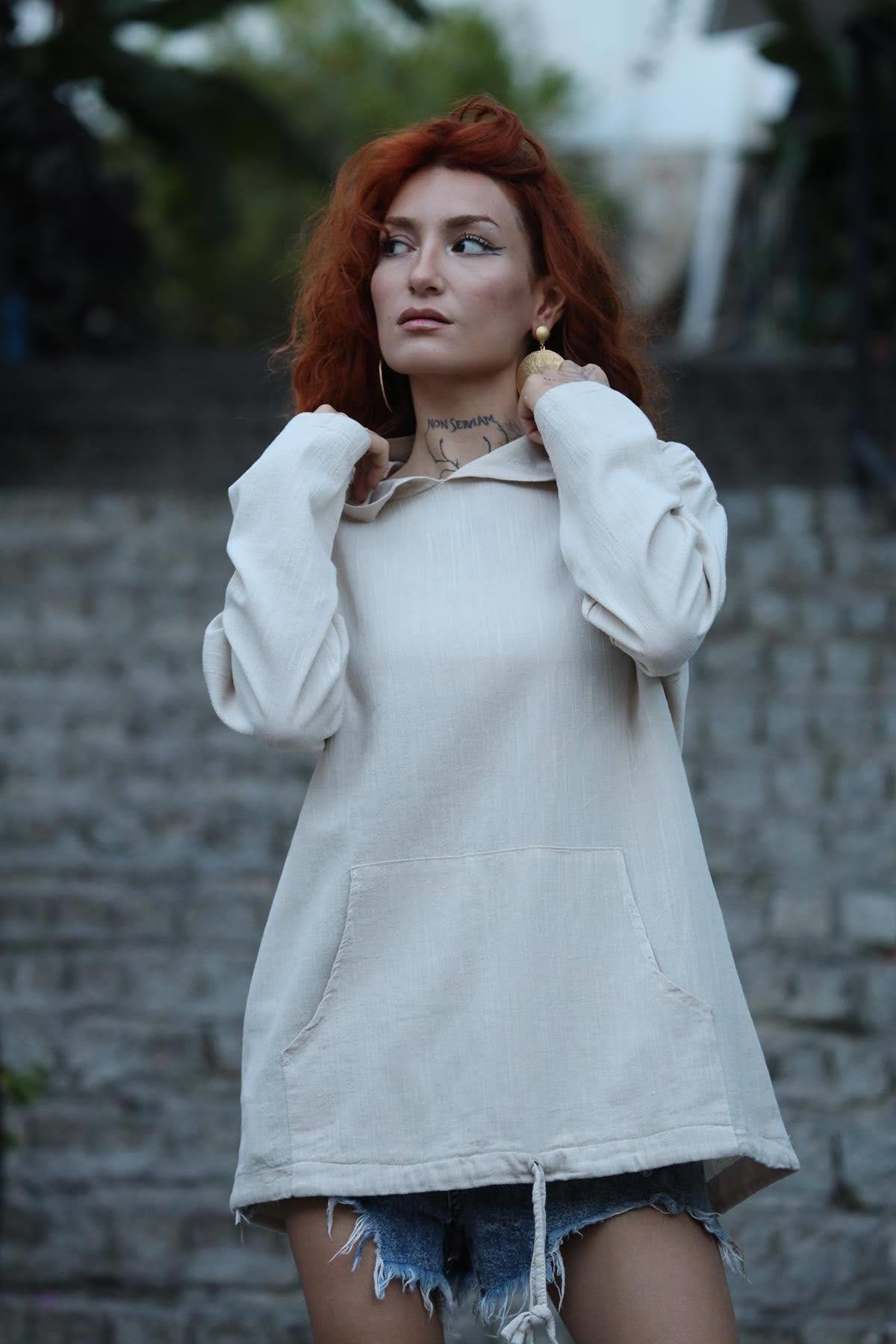 Krem Rengi Kapüşonlu Kanguru Cepli Büzgülü Sweat