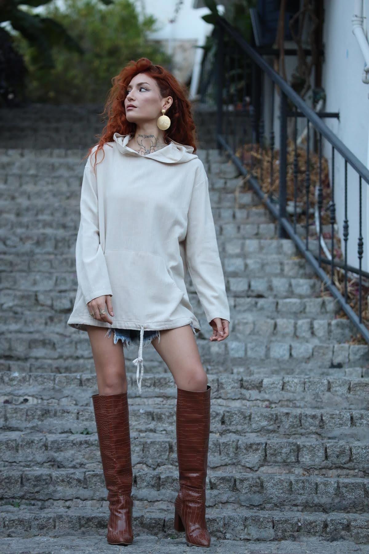 Krem Rengi Kapüşonlu Kanguru Cepli Büzgülü Sweat