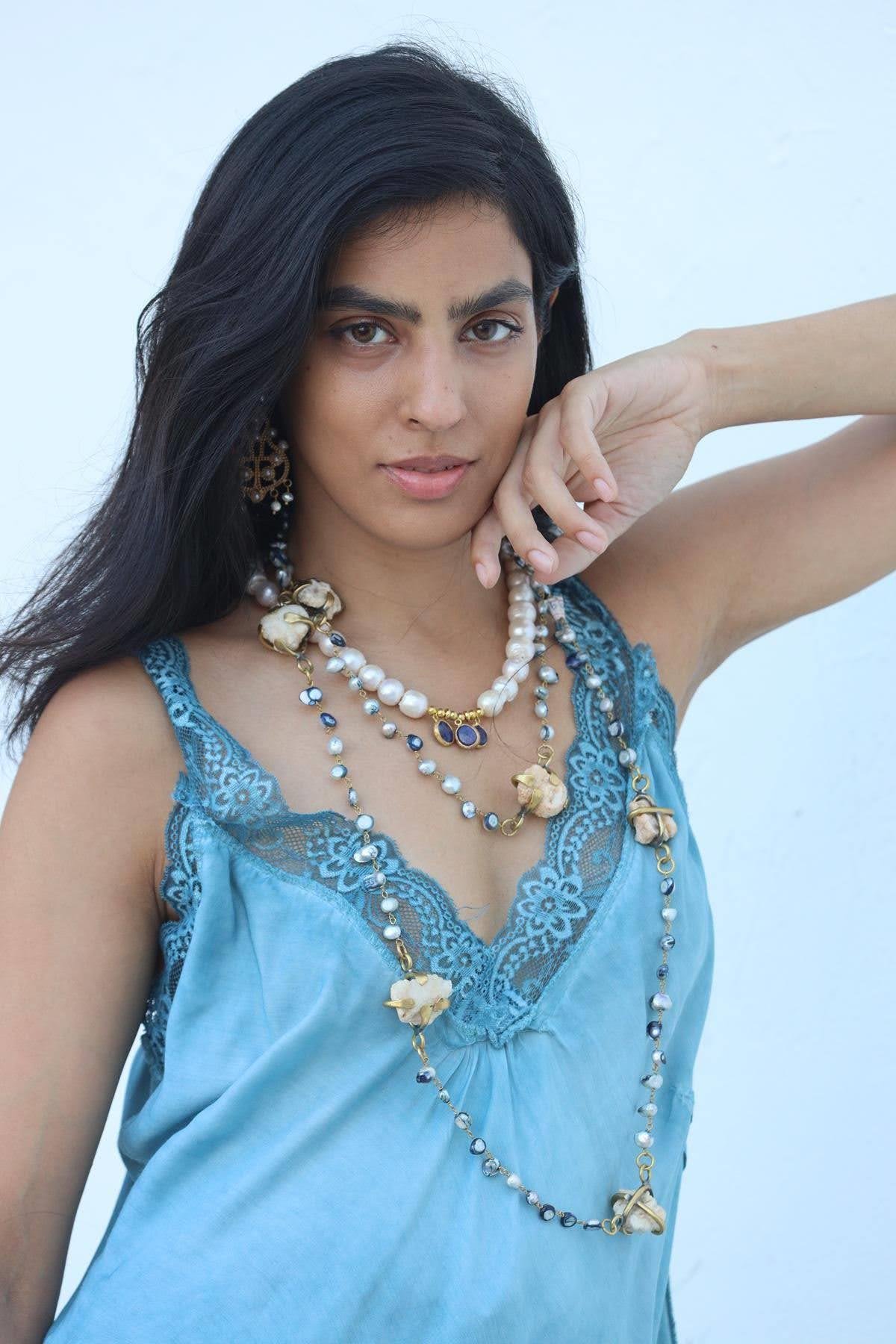 Kristal Detaylı İnci Kolye