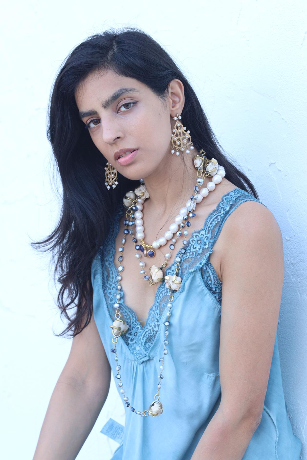 Kristal Detaylı İnci Kolye