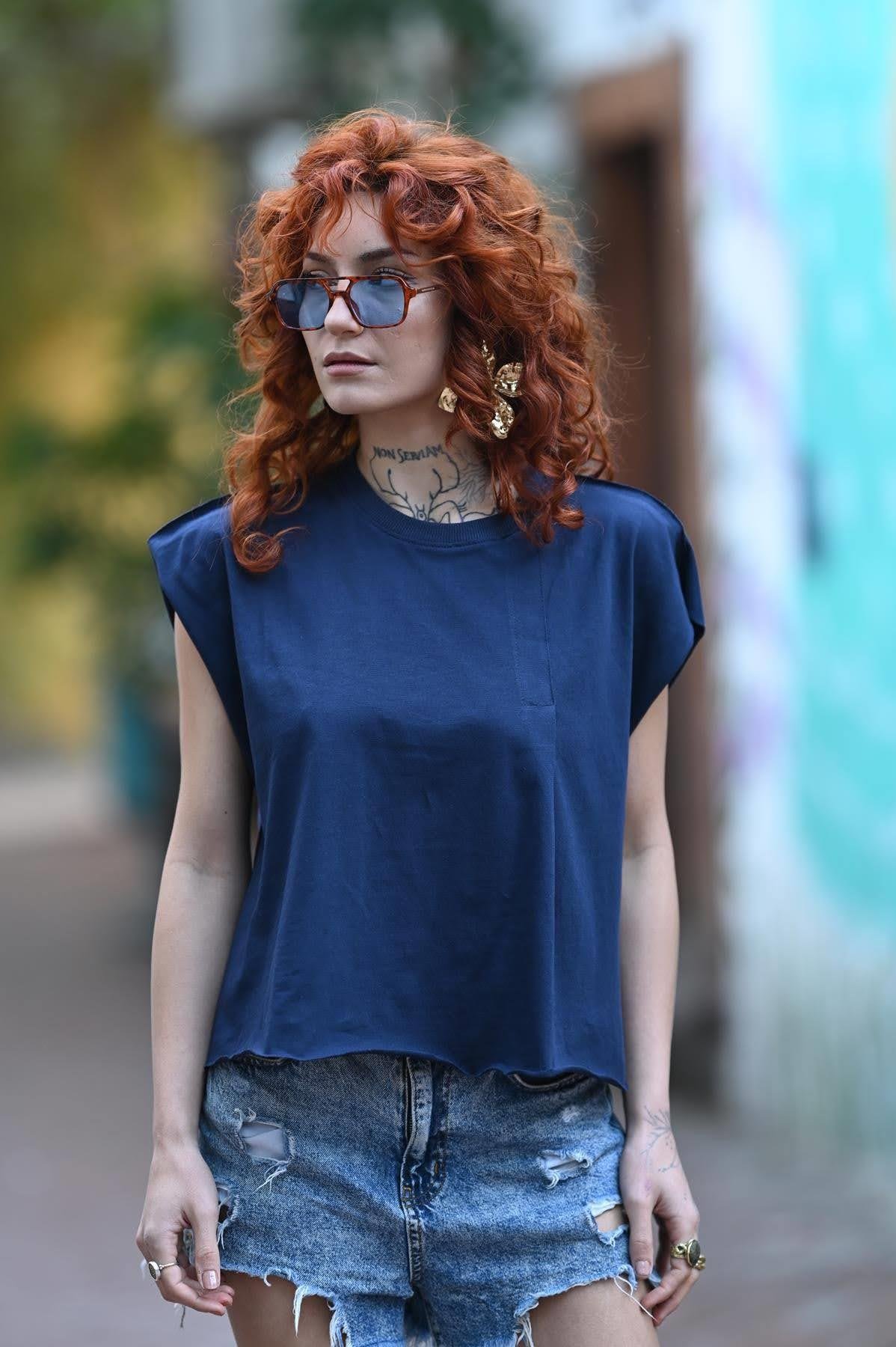 Lacivert Bisiklet Yaka Pat Detaylı Salaş Tshirt